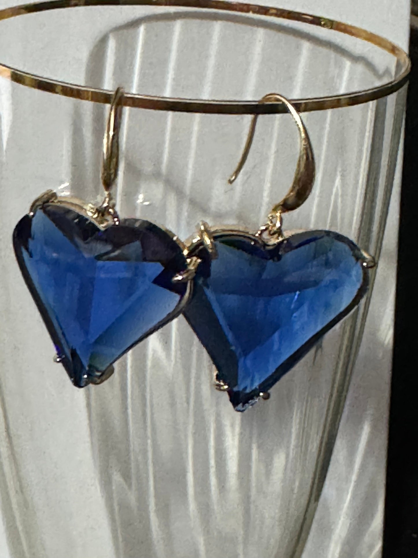 18k gold plated Bright blue sapphire love heart crystal diamanté drop charm earrings