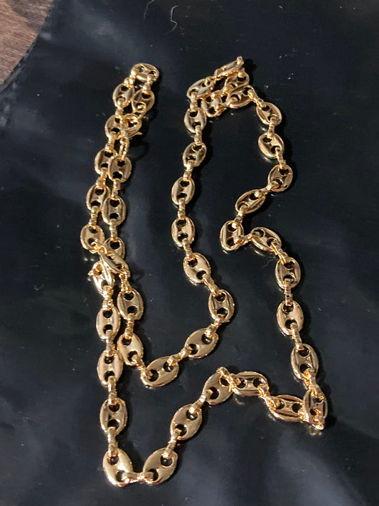 18.5” 61cm 1980s thick gold plated mariner coffee bean chain necklace