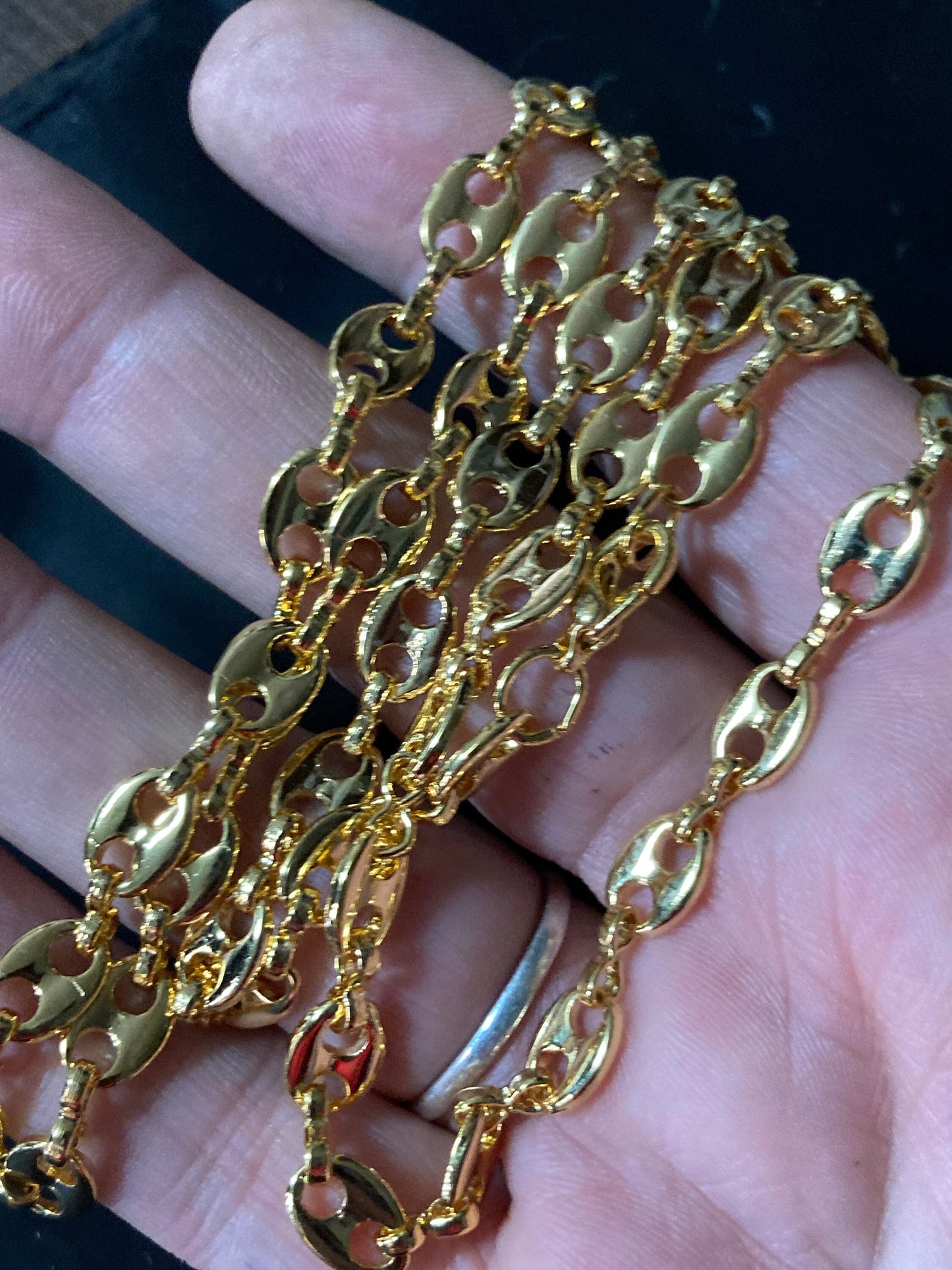 18.5” 61cm 1980s thick gold plated mariner coffee bean chain necklace