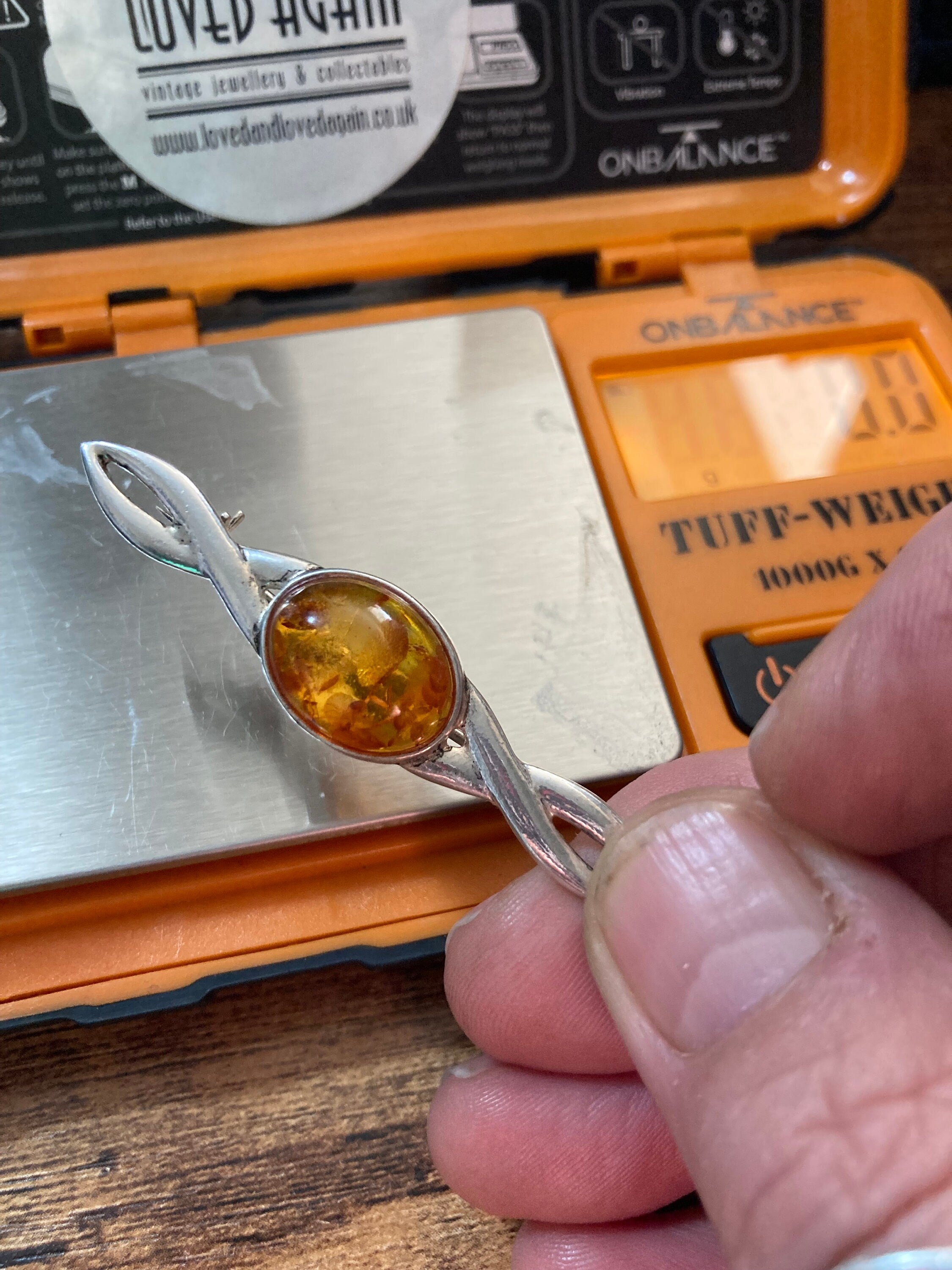 Vintage sterling 925 silver and amber cabochon twisted bar brooch pin