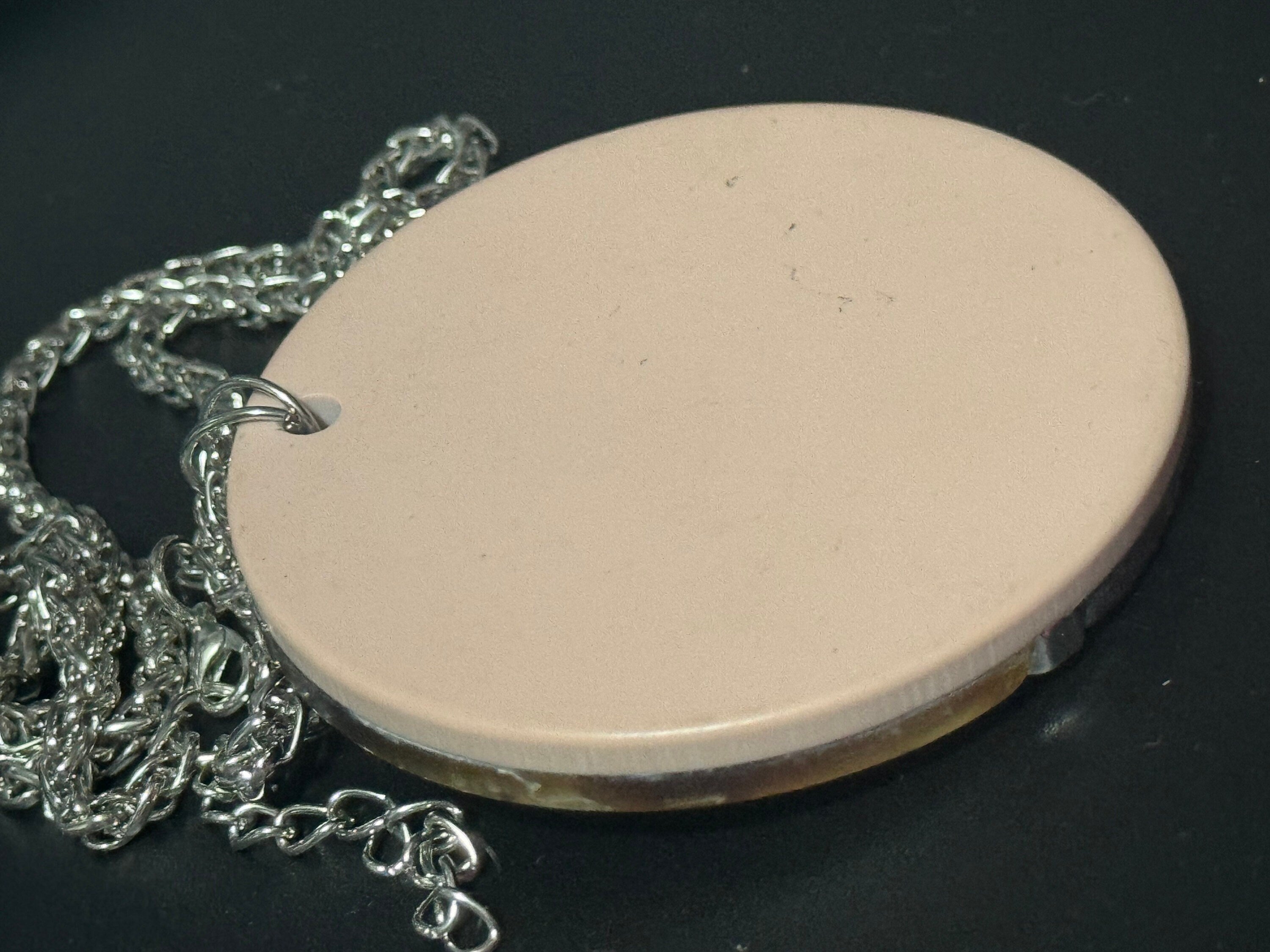 Modernist silver tone wooden pearl round abstract medallion 7cm pendant on 76cm wheat chain