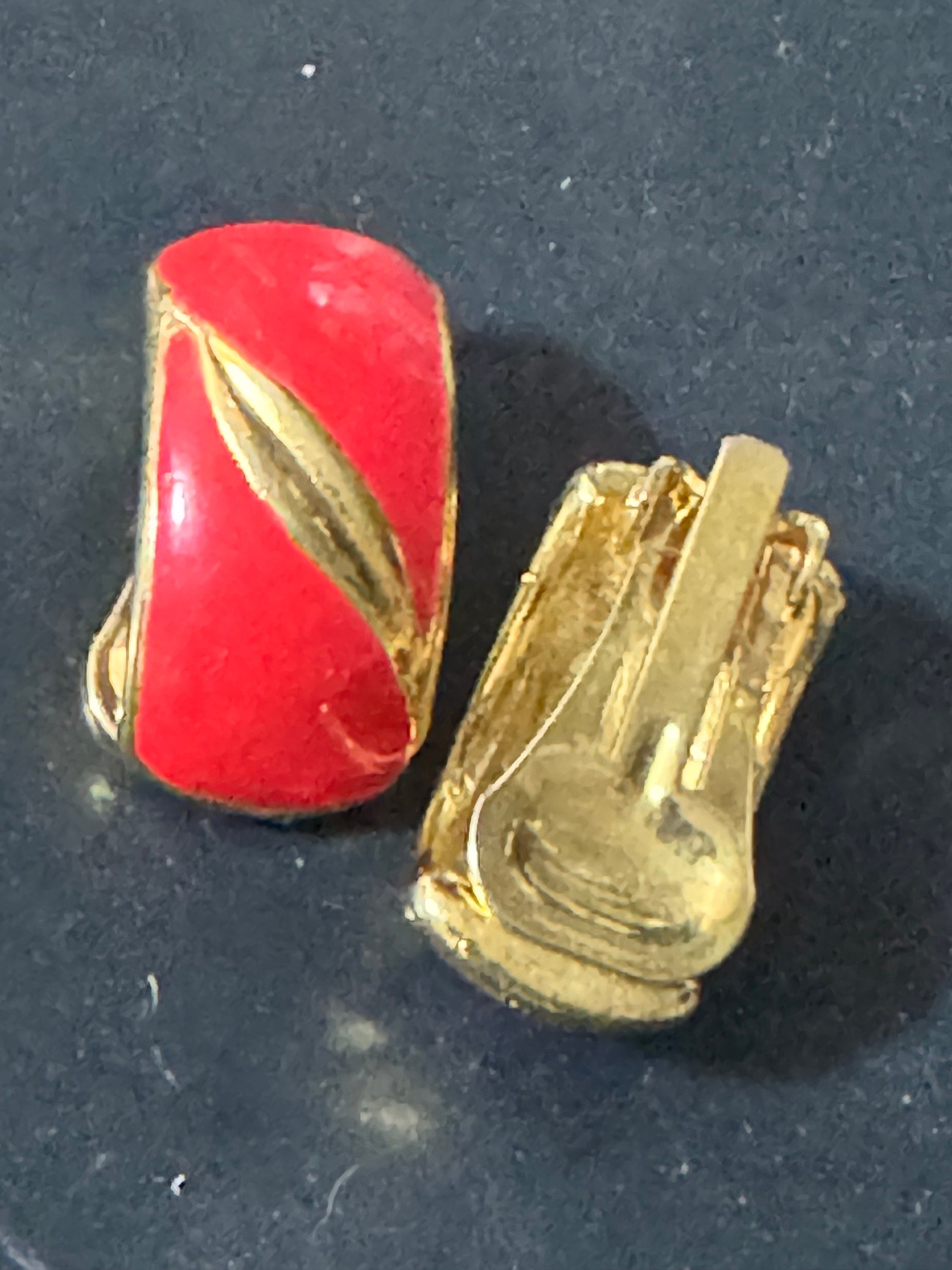 Vintage High End Gold tone bright pillar box red enamel clip on earrings