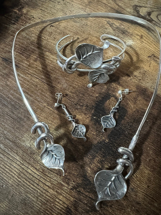 Artisan modernist leaves design 925 sterling silver necklace bangle and pierced drop earrings jewellery set