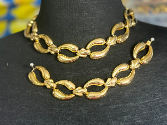 vintage gold tone chunky wide chain link necklace and bracelet jewellery set