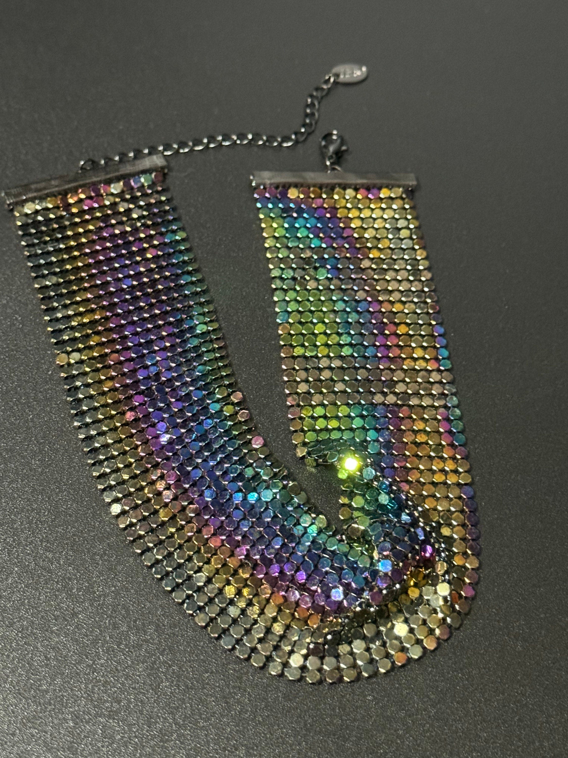 Retro rainbow shimmer metallic gloves style chainmail choker necklace to 40cm