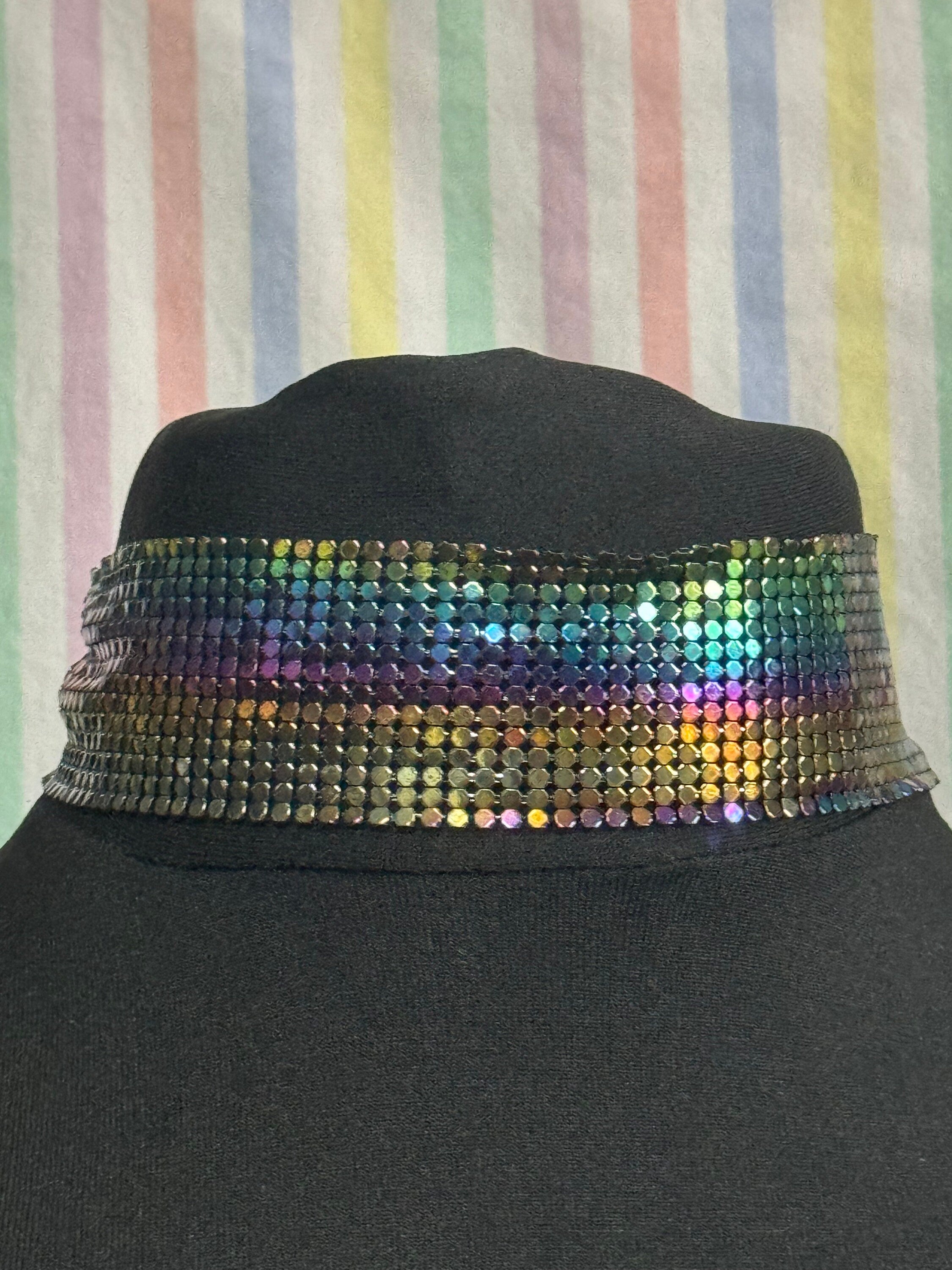 Retro rainbow shimmer metallic gloves style chainmail choker necklace to 40cm