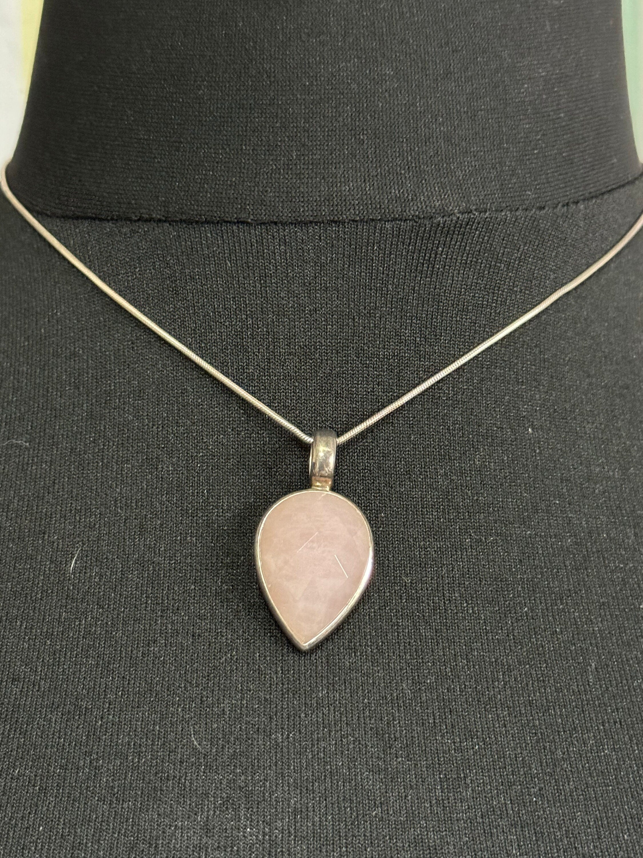 Retro sterling silver 925 faceted cut rose quartz pendant necklace in sterling chain