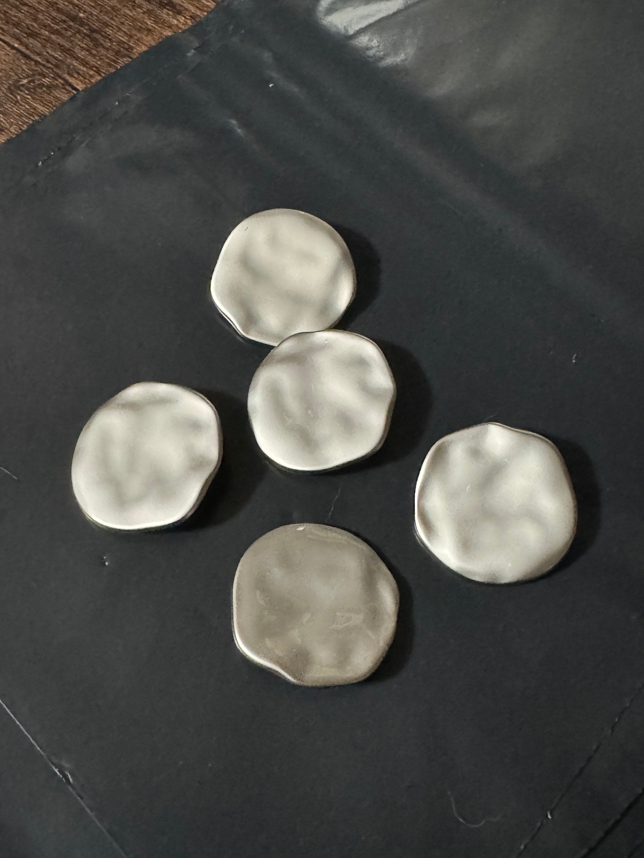 30mm Set of 5 Matt Silver metal textured round buttons