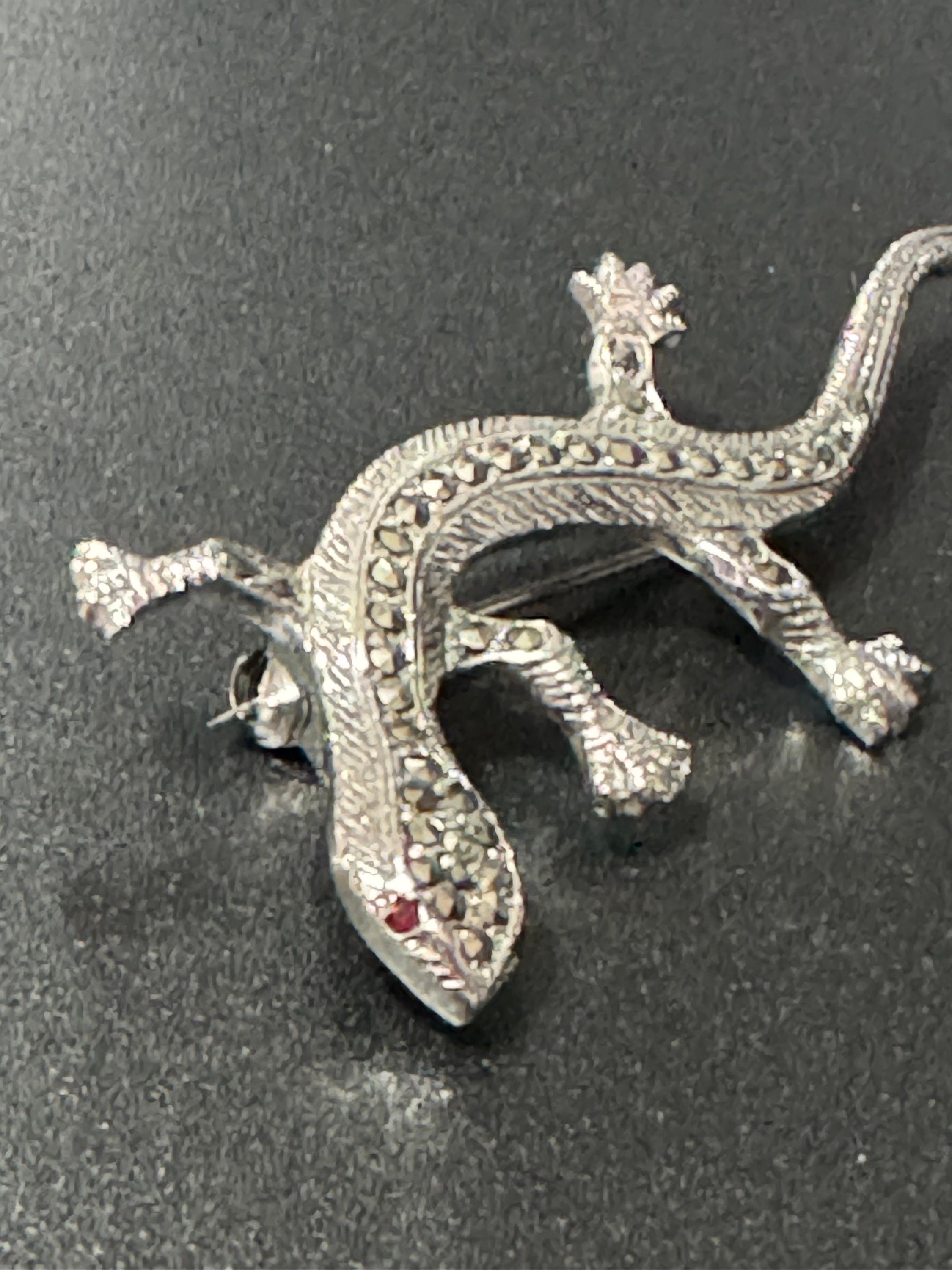 Vintage silver tone mid century marcasite lizard brooch