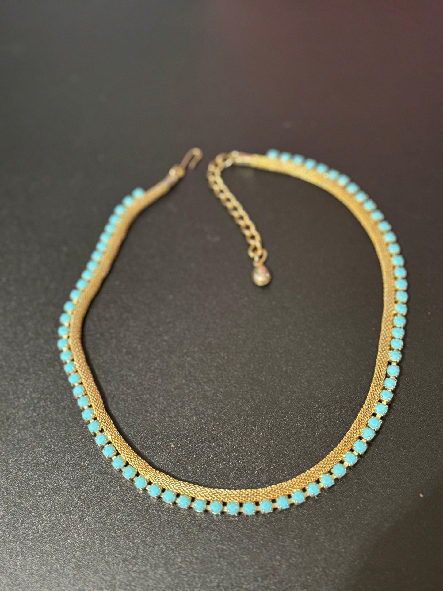 Vintage 1960s gold tone mesh chain choker necklace turquoise stones