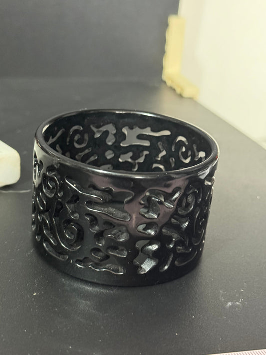 Black openwork floral vintage chunky oversized wide acrylic plastic bangle bracelet