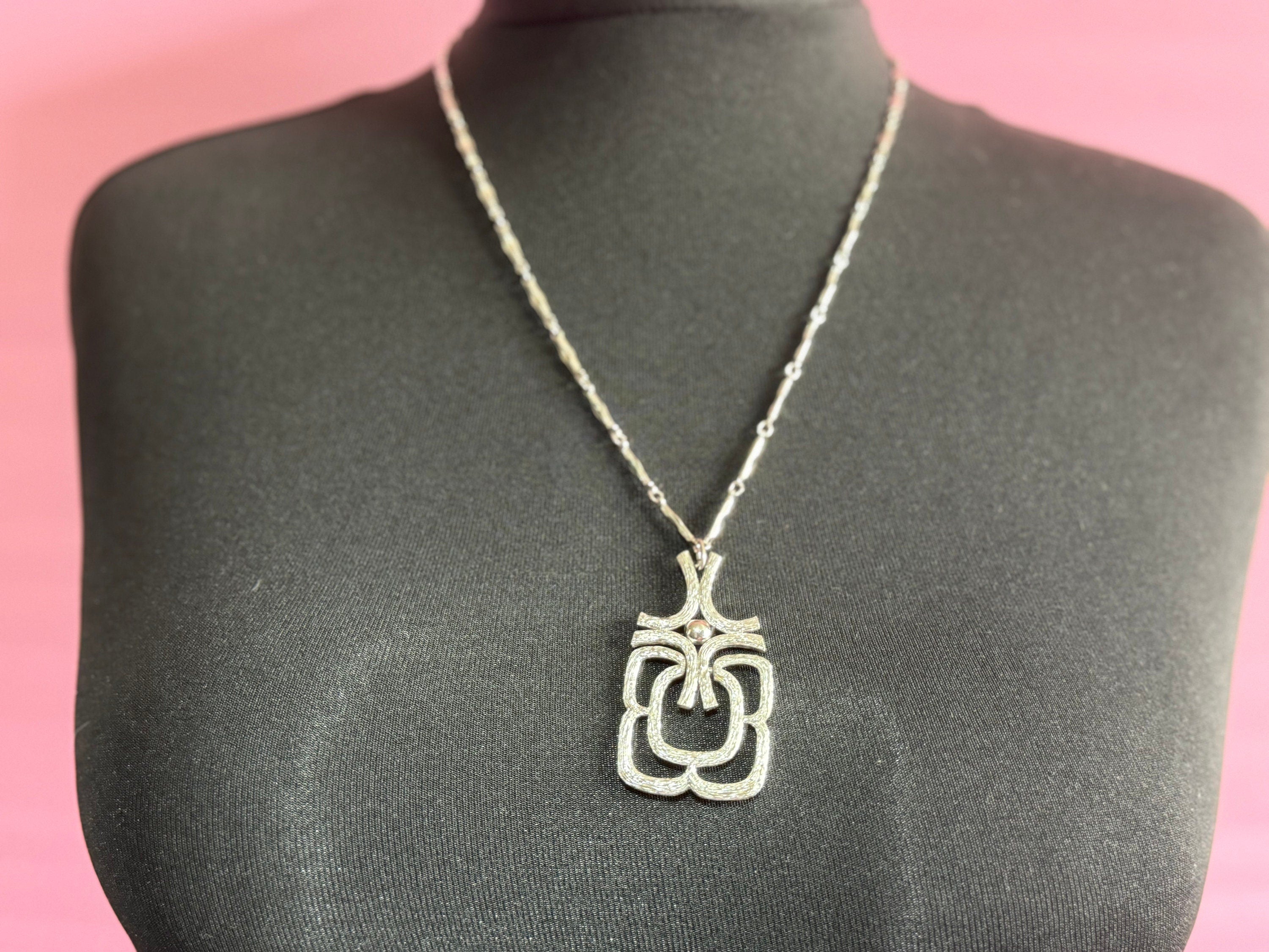 Signed Avon vintage Modernist silver tone abstract pendant necklace