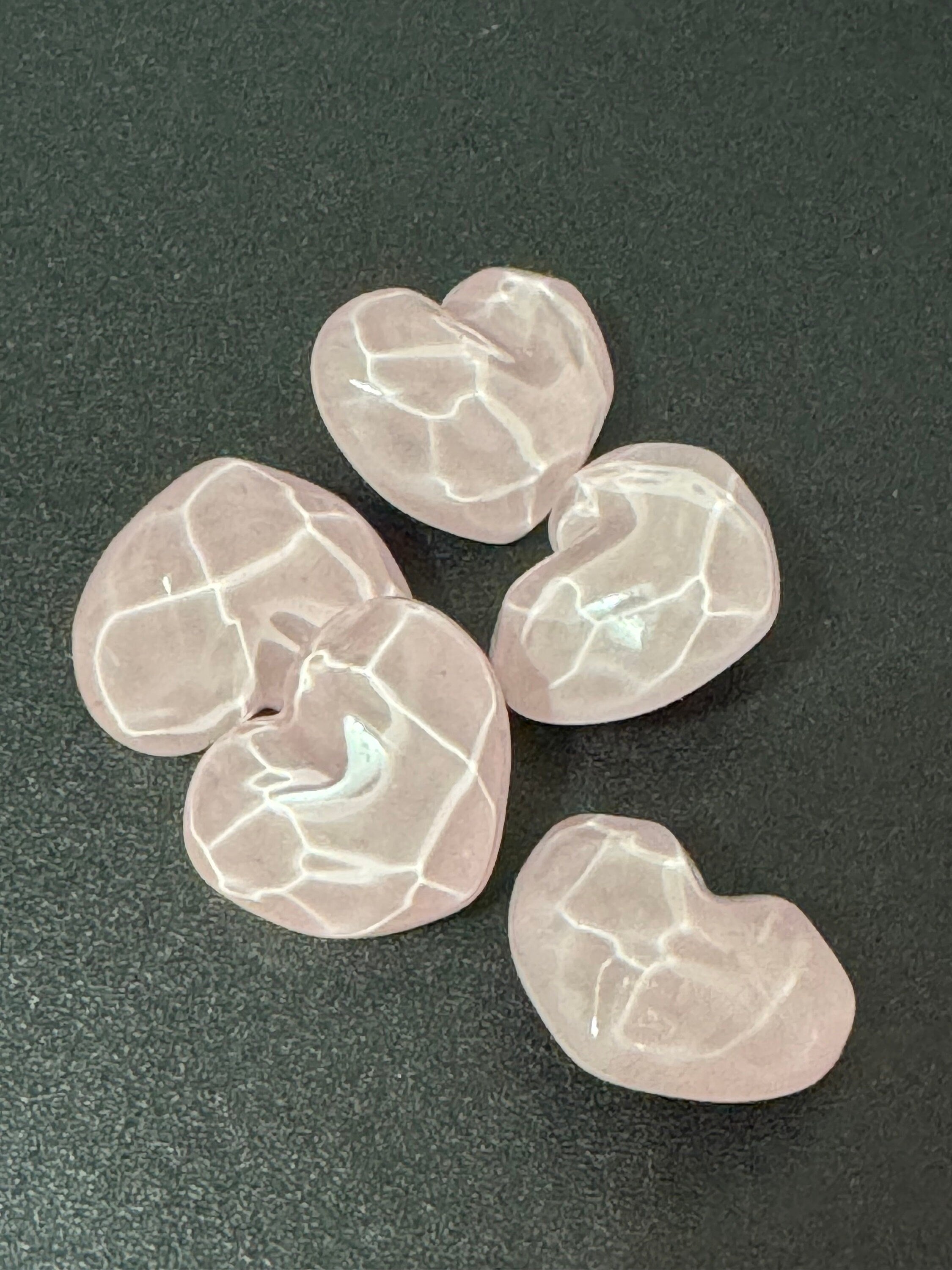 Pack 10 pc 21mm soft pale pink acrylic coloured love heart ripple buttons with metal shank