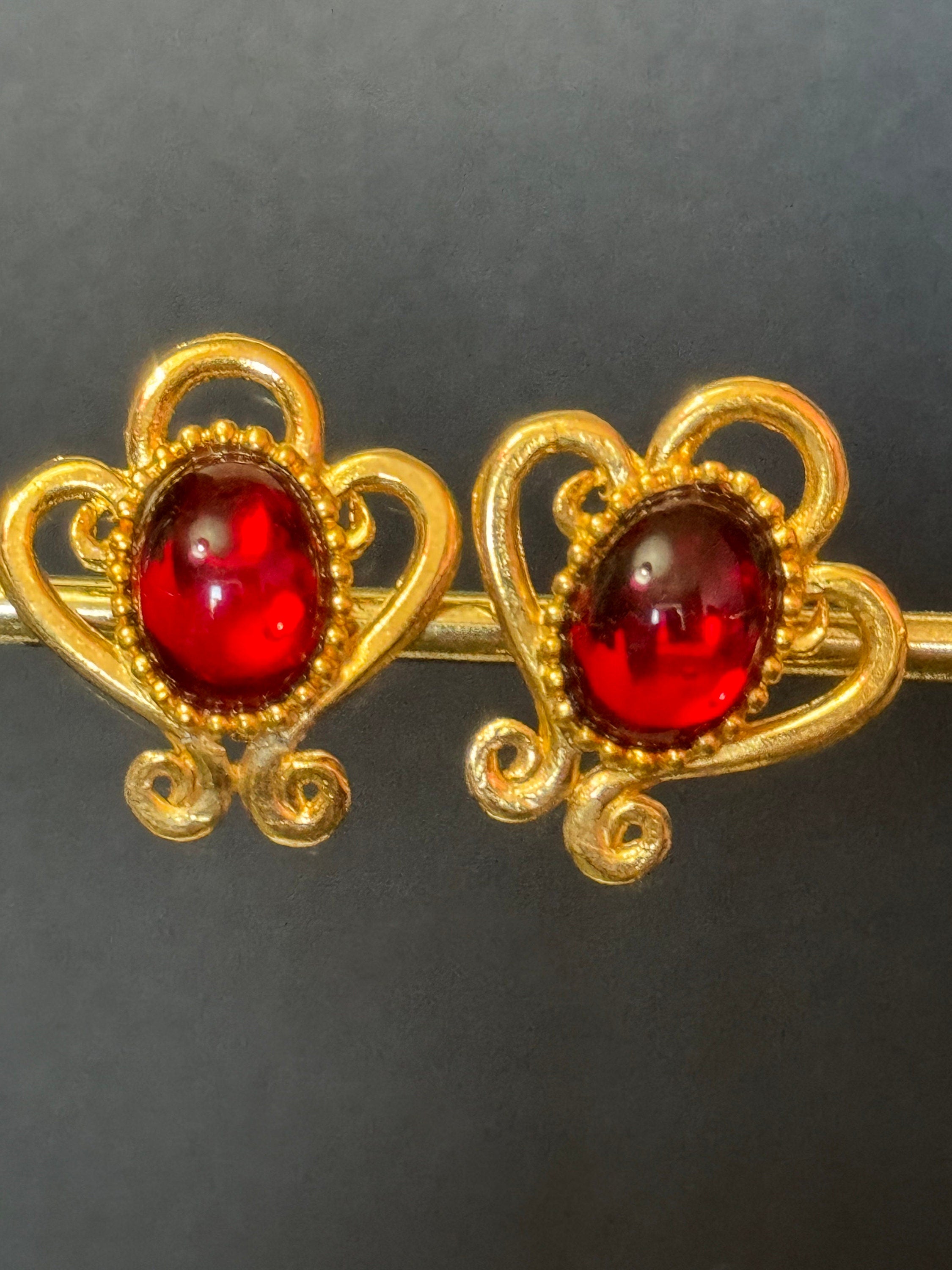 True vintage oversized 3cm Gold tone bright ruby red cabochon open work Gripoix style clip on earrings 1980s