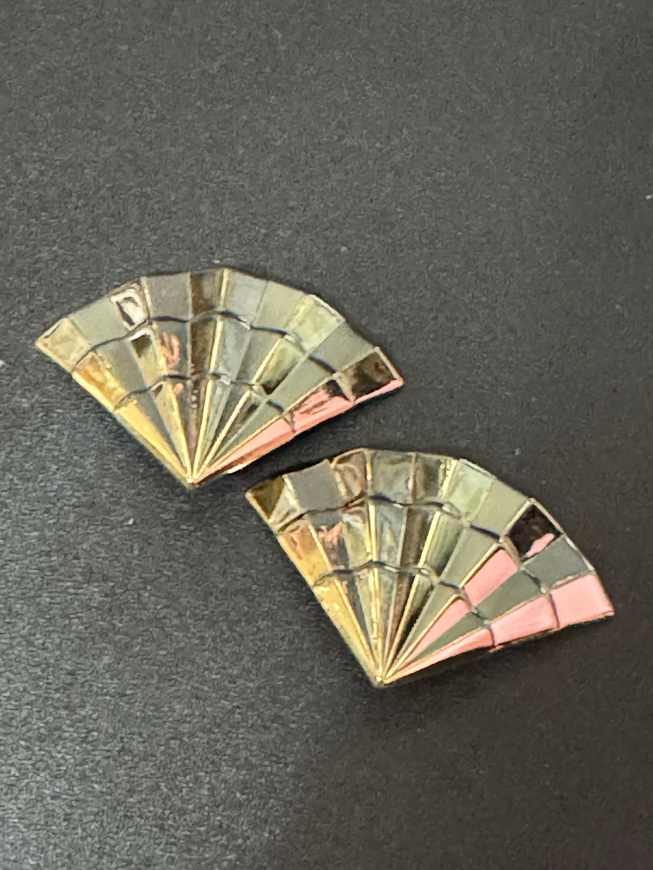 Gold tone FAN clip on earrings 1980s 4cm wide geometric True vintage