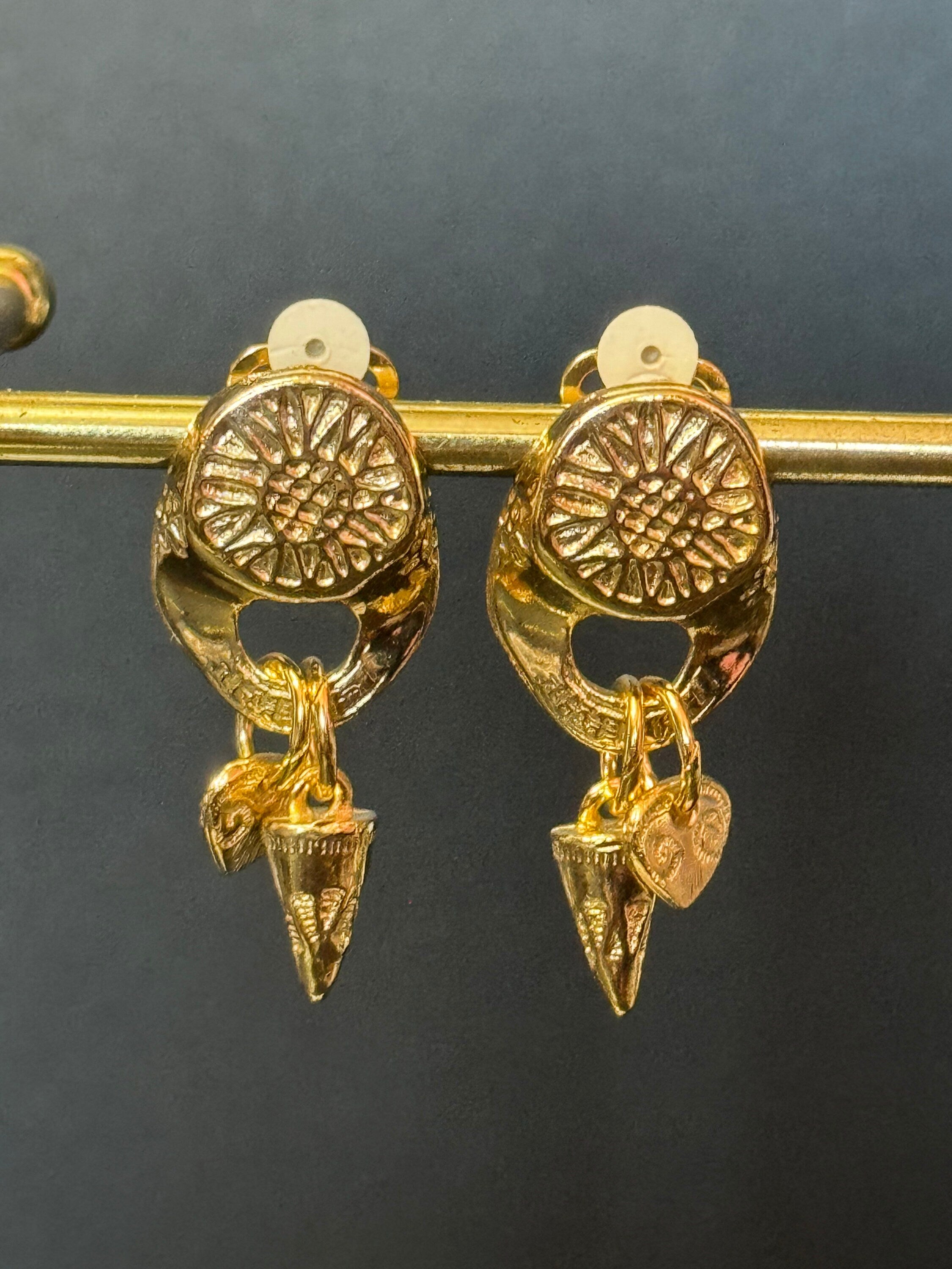 4.5cm etruscan style Gold tone dangly charm clip on earrings 1990s True vintage