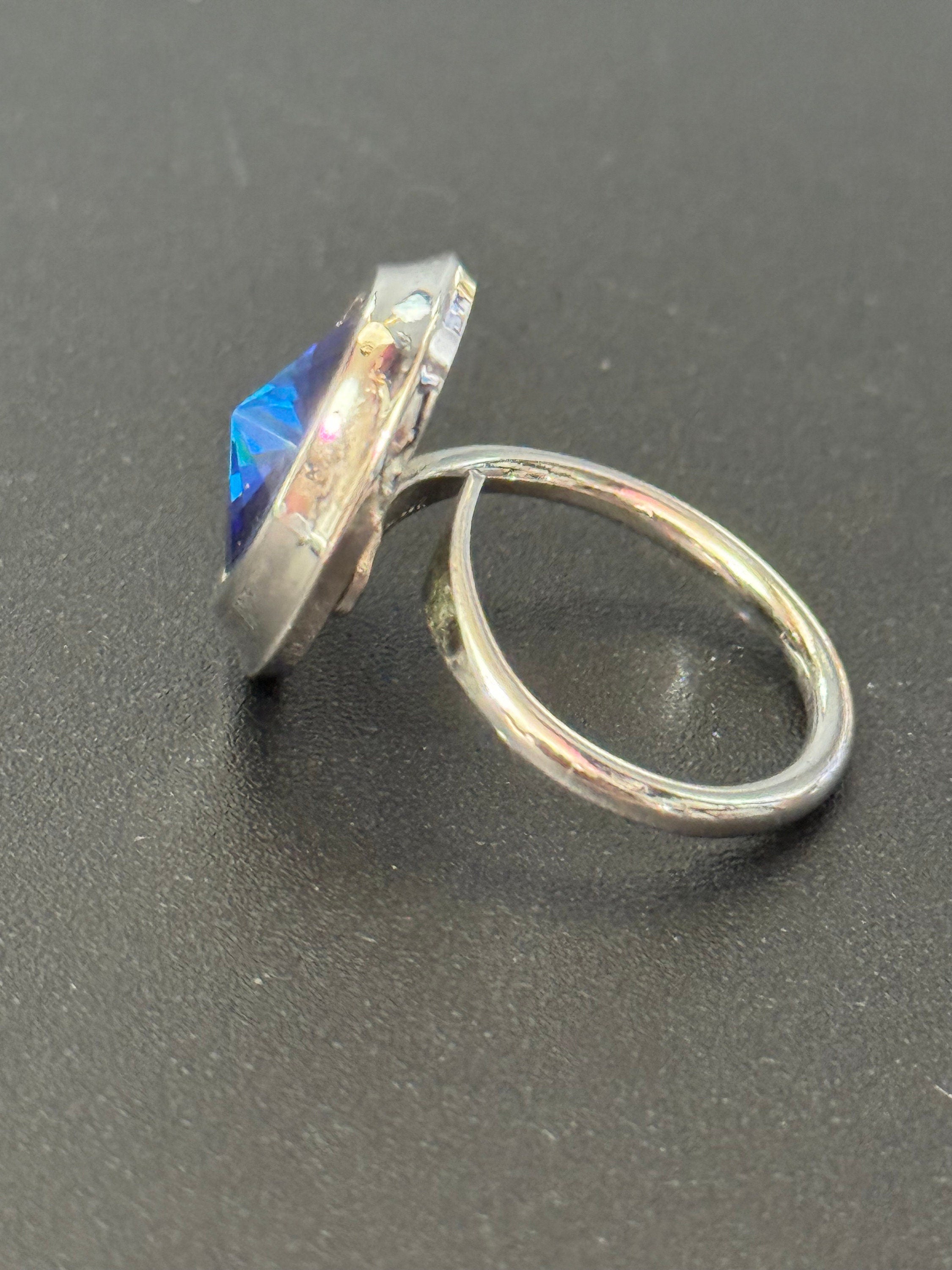 Signed sarah Coventry silver tone 1970s brutalist Bright blue rivals rhinestone cocktail ring adjustable M N O