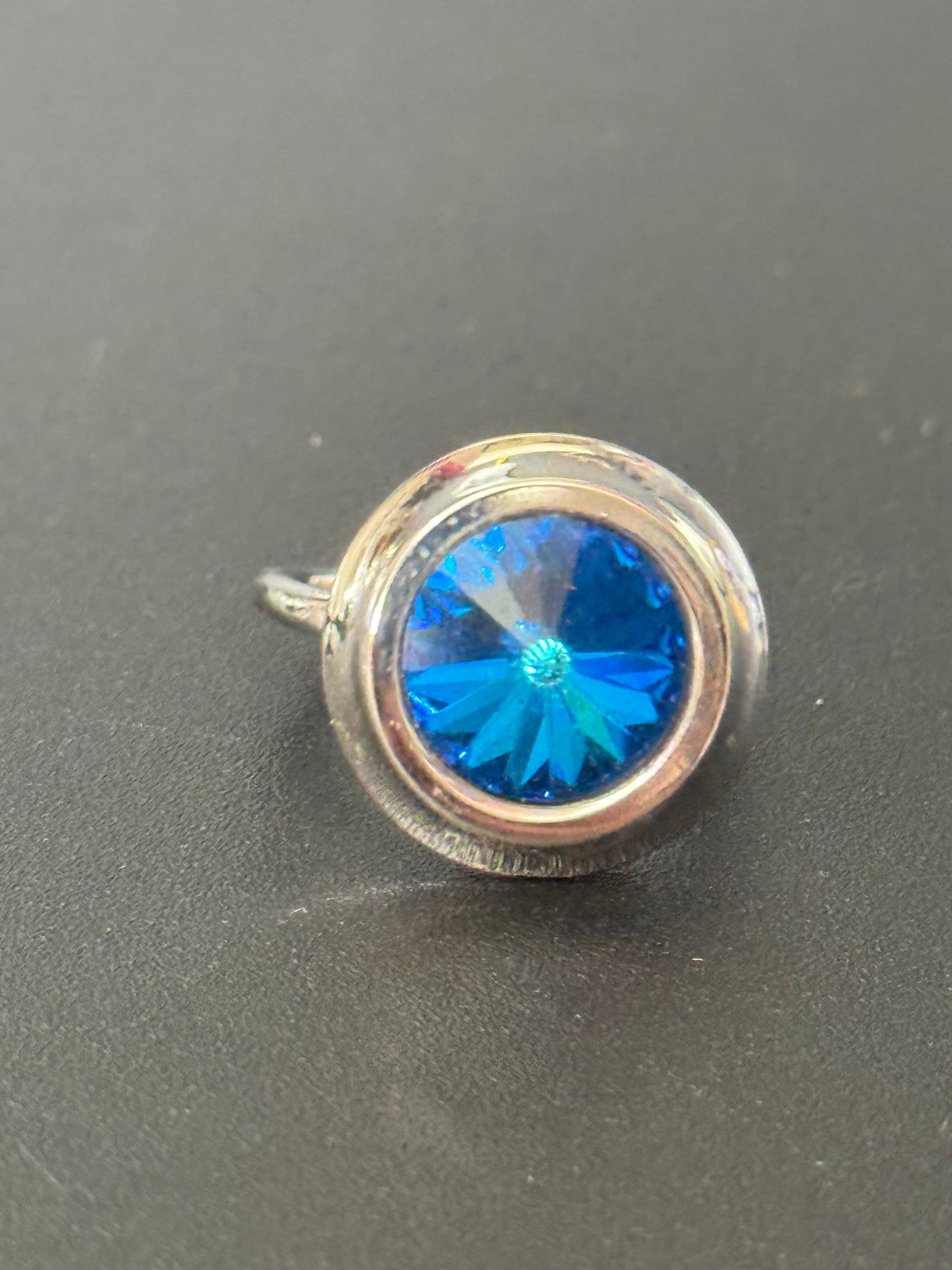 Signed sarah Coventry silver tone 1970s brutalist Bright blue rivals rhinestone cocktail ring adjustable M N O