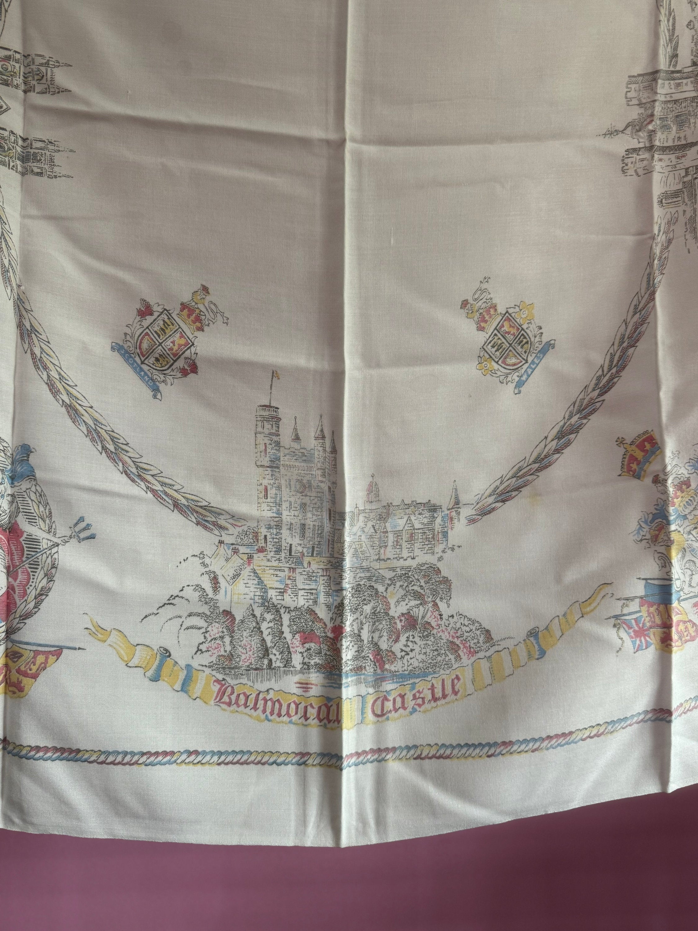 32” royal residences palaces Vintage printed souvenir tablecloth towns landmarks