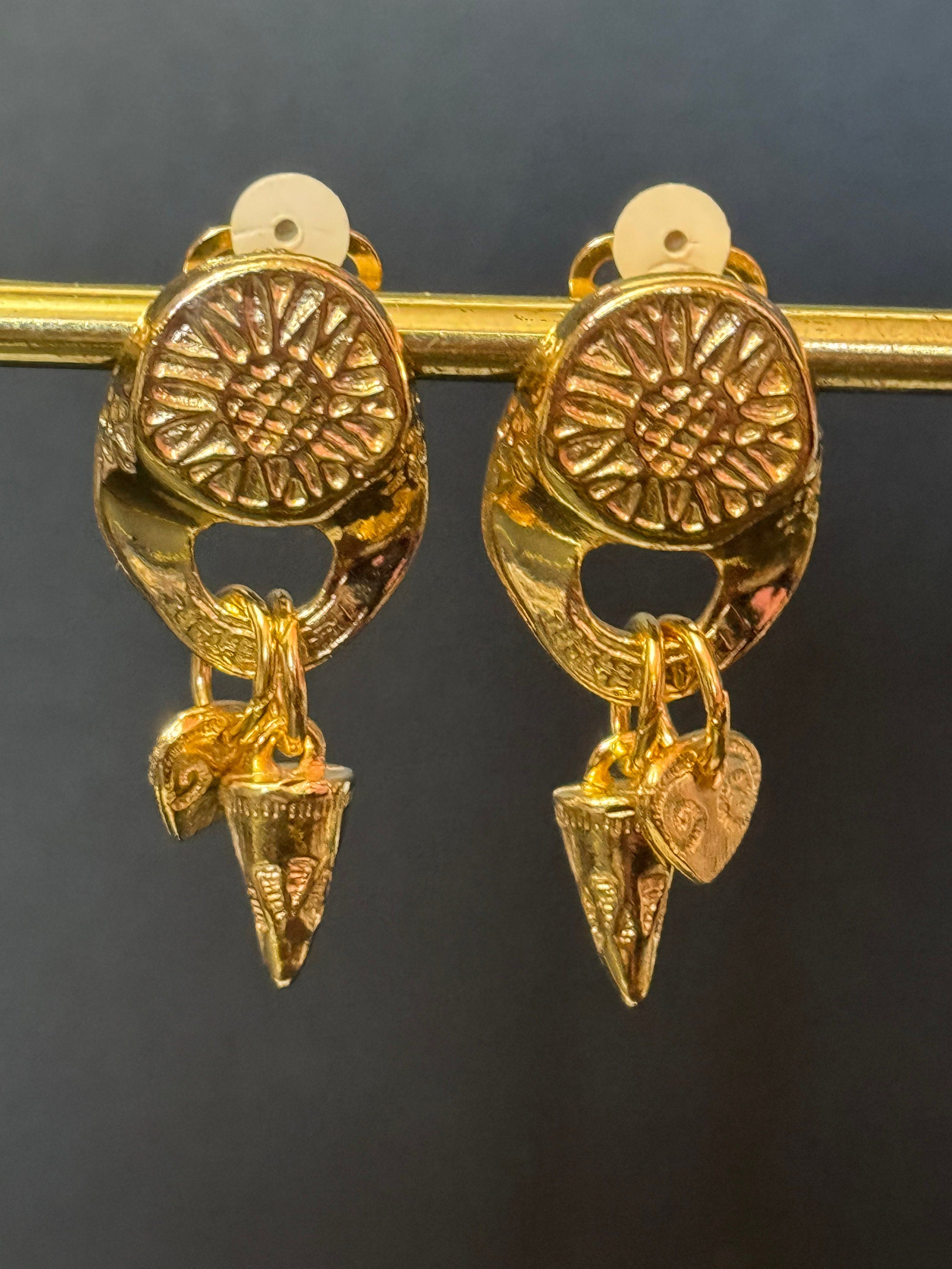 4.5cm etruscan style Gold tone dangly charm clip on earrings 1990s True vintage