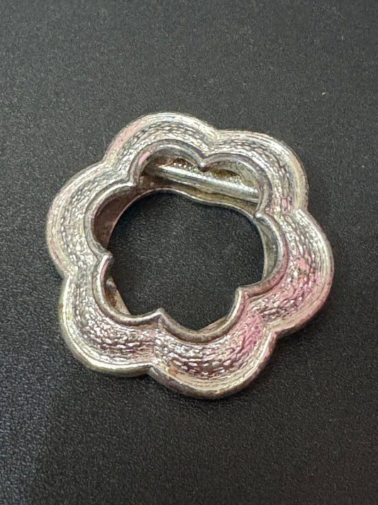 Vintage silver tone Floral 1970s scarf clip