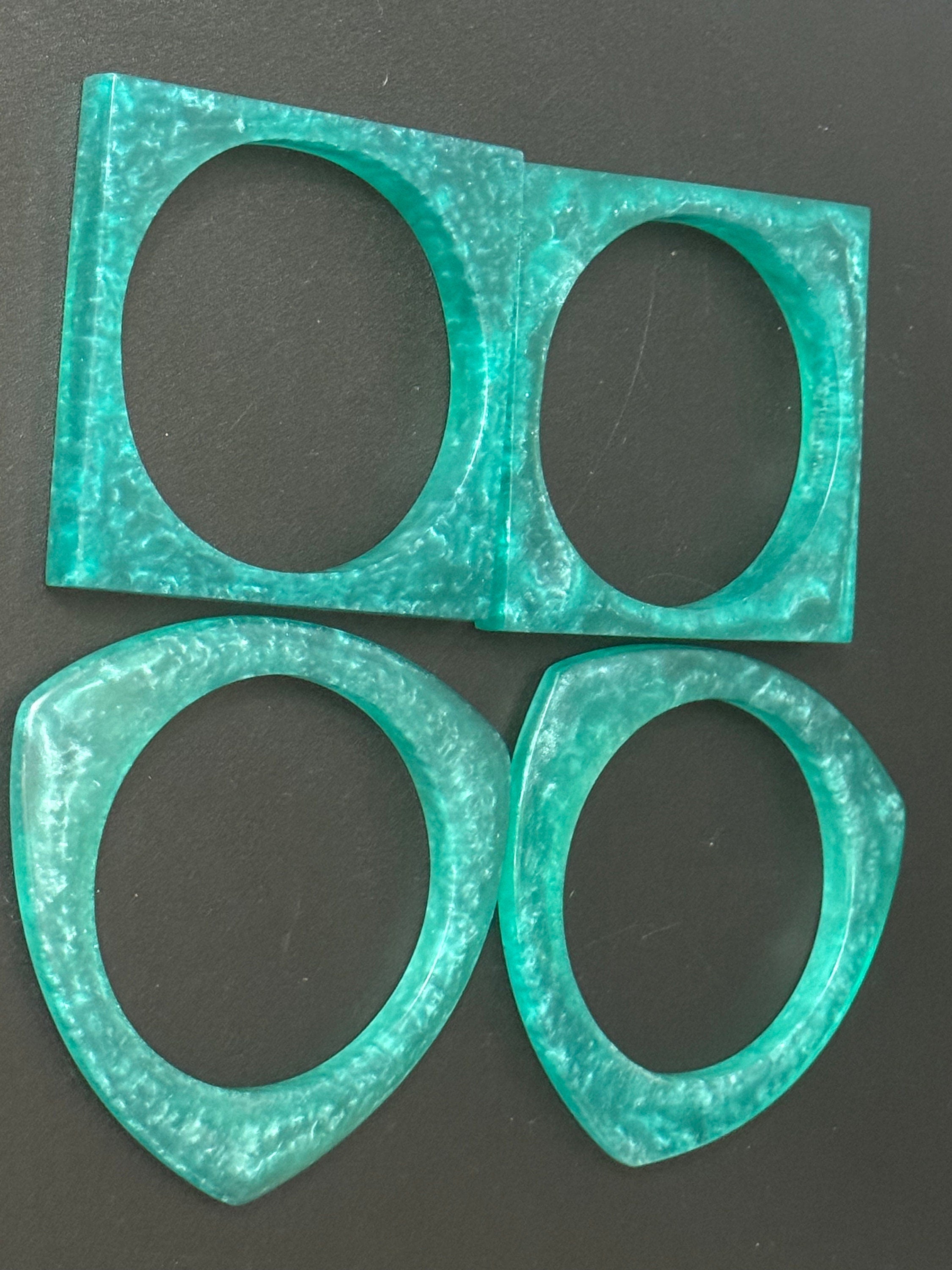 Set of 4 Dark turquoise blue stack of vintage geometric square triangle plastic bangles