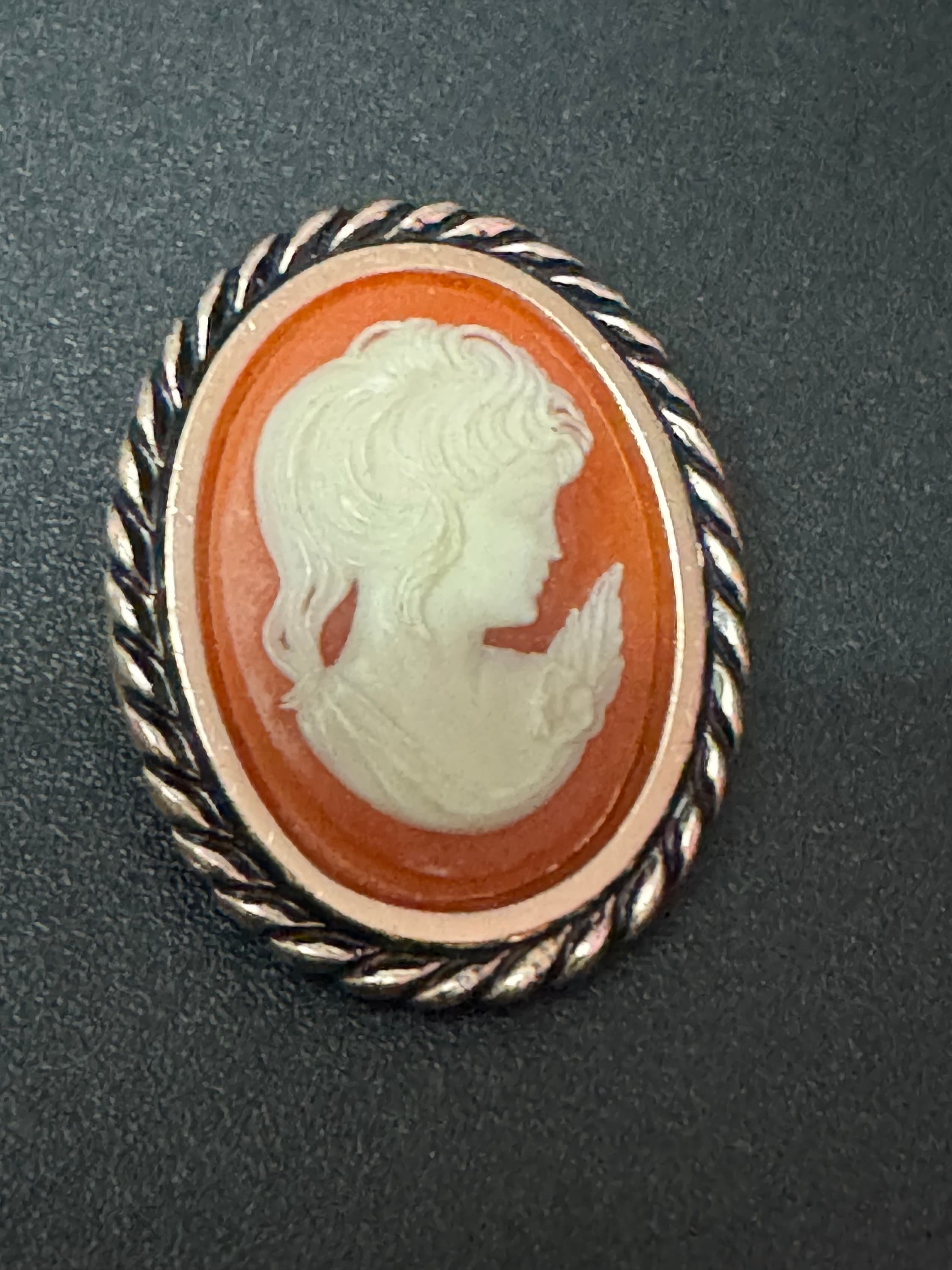 Vintage orange terracotta plastic Figural Cameo Lady gold Tone Scarf Ring Clip Holder 1960s 1970s