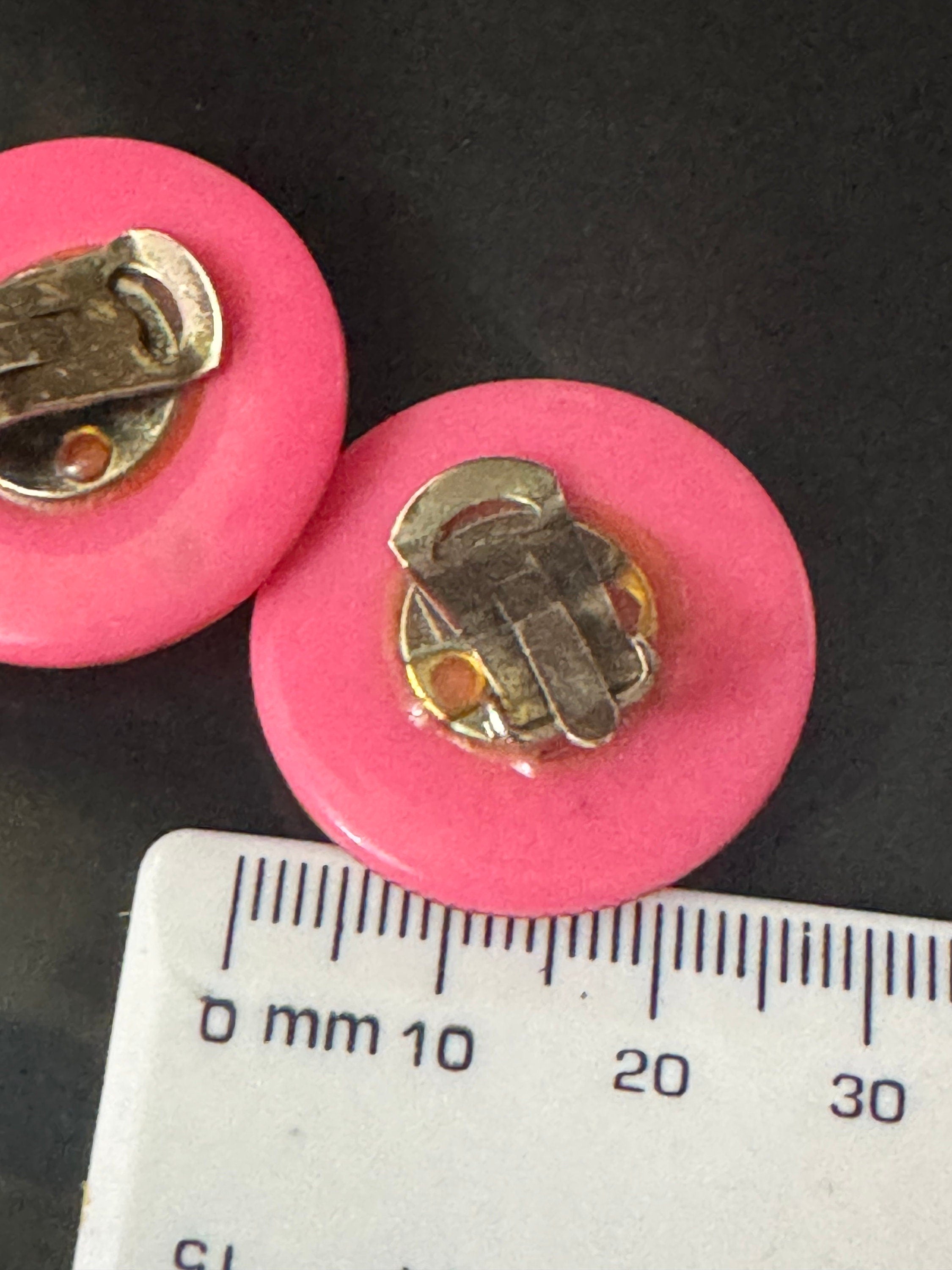 Vintage 1950s marbled Pink plastic button Clip On Earrings 2.5cm