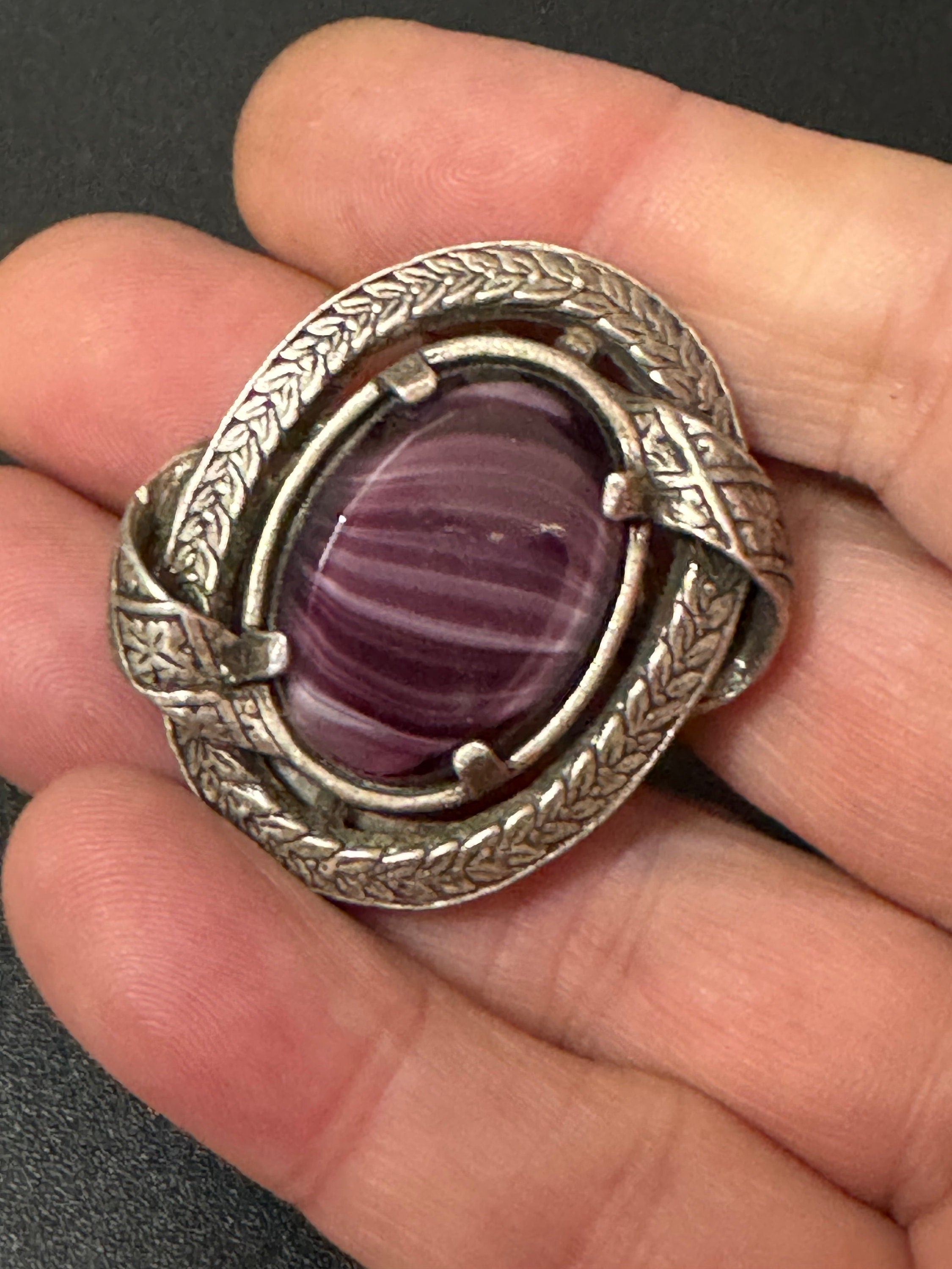 Signed Miracle vintage purple marbled glass cabochon Celtic oval silver tone metal Scarf Ring Clip