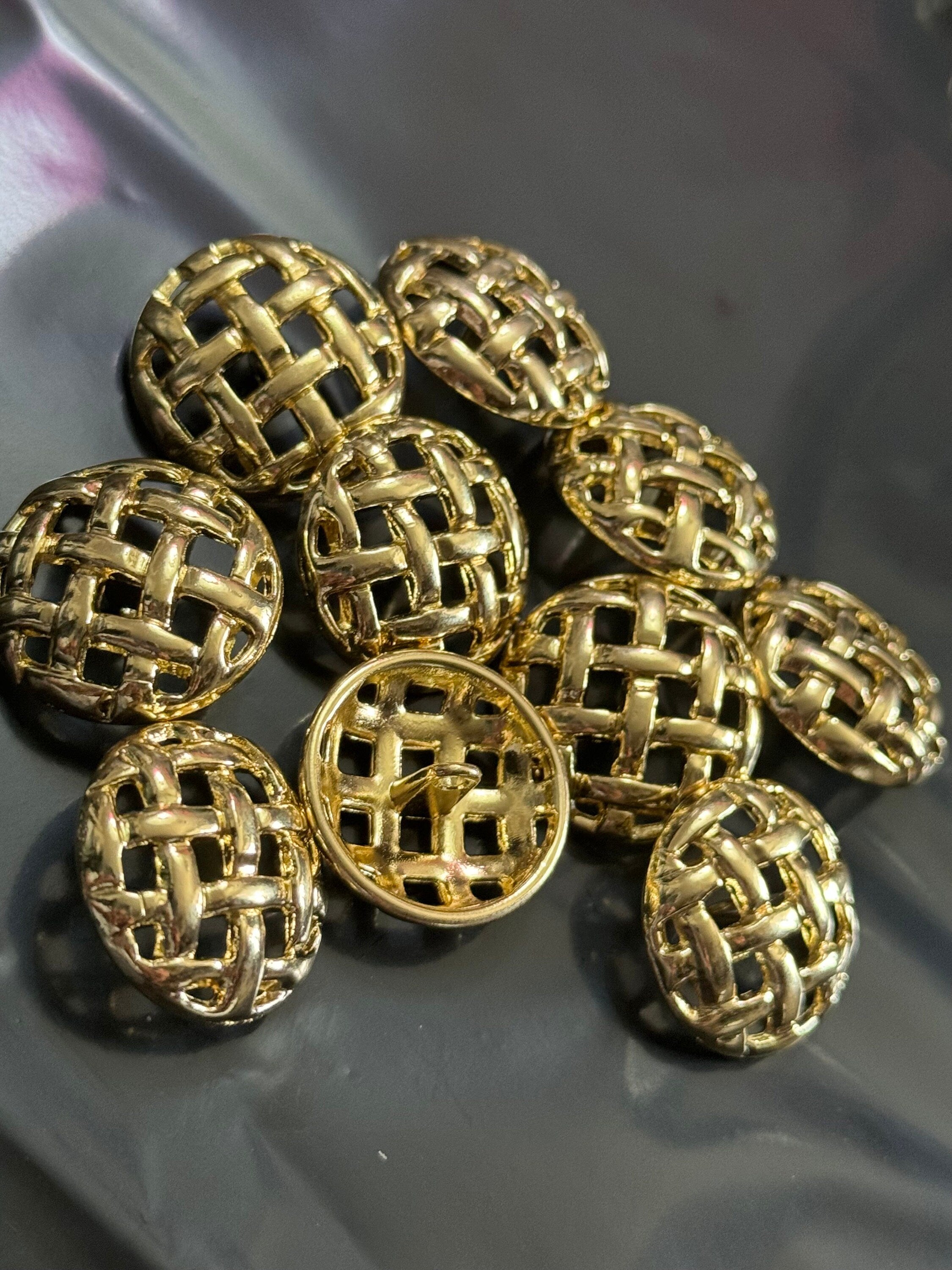 10 x 15mm small gold tone metal round basket weave woven buttons