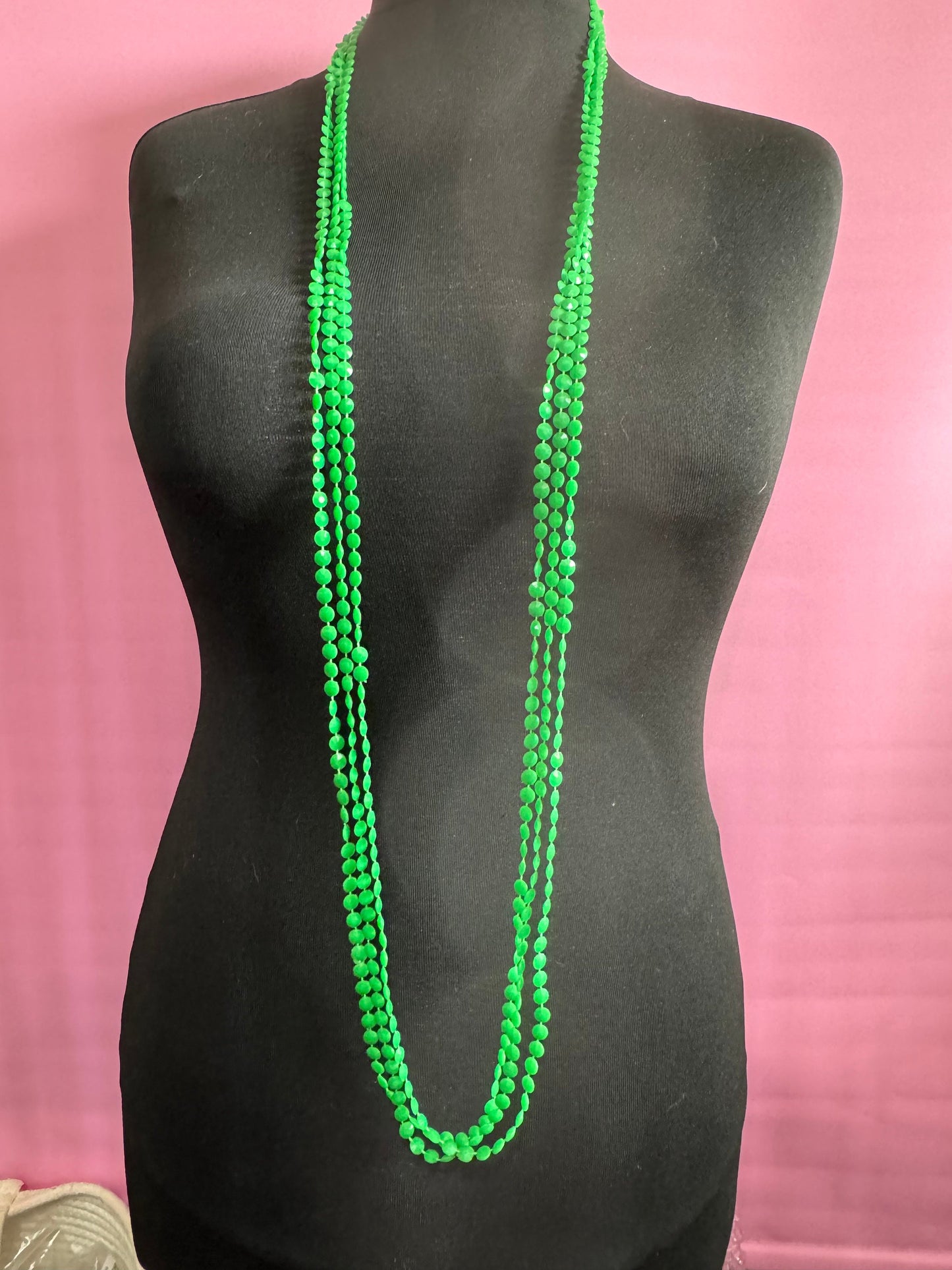 1970s vintage bright green fixed bead plastic chain link long flapper Multistrand necklace 140cm