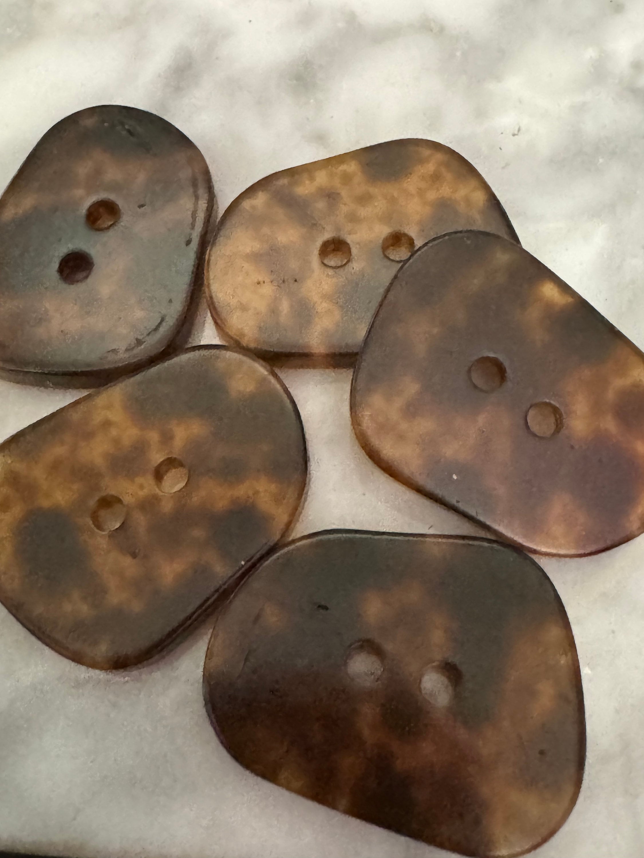 28 x 21mm pack of 5 Irregular faux tortoiseshell acrylic buttons