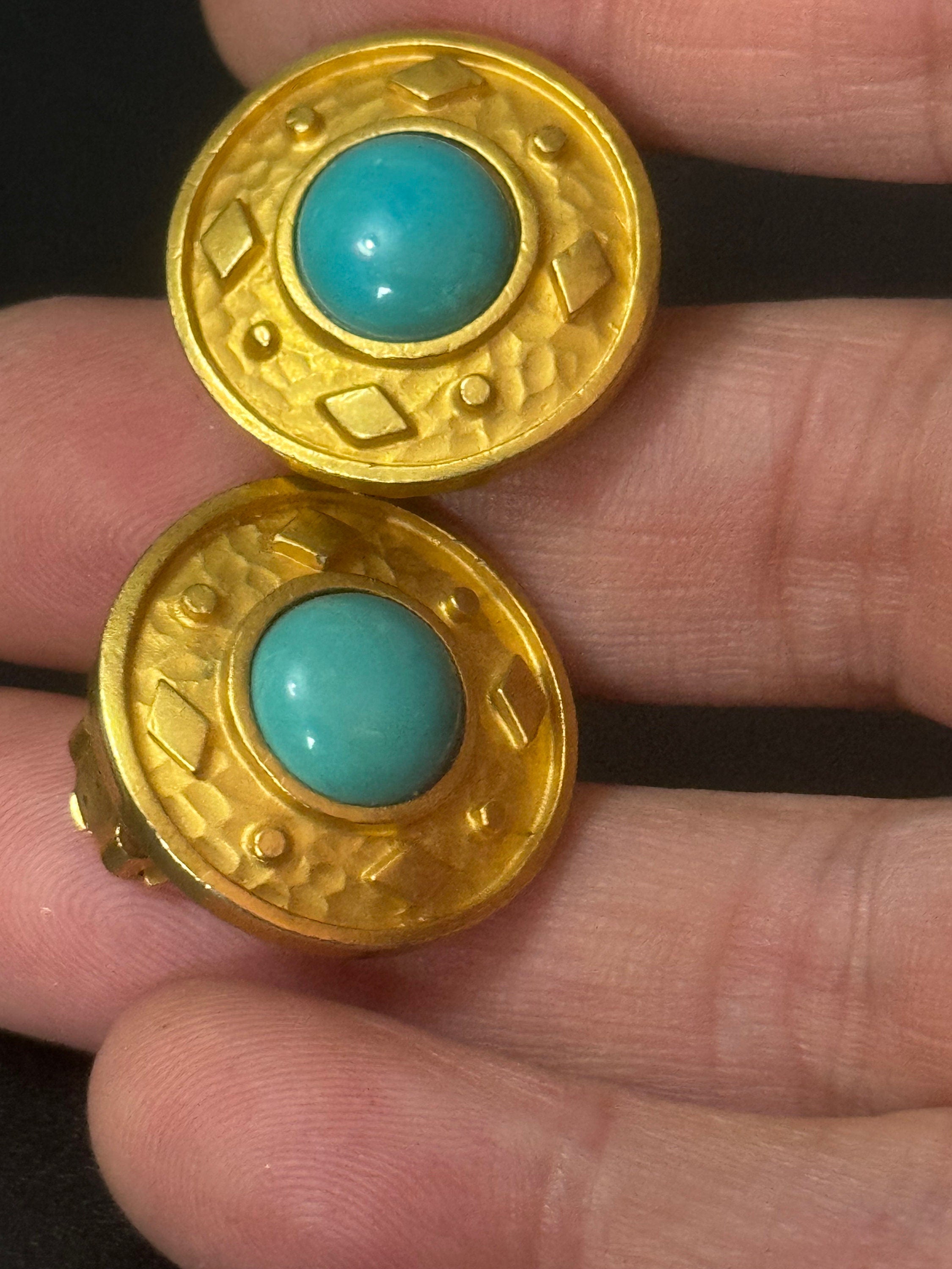 Signed Roma Ariss 2.5cm Etruscan Gold tone Turquoise blue cabochon round domed clip on earrings