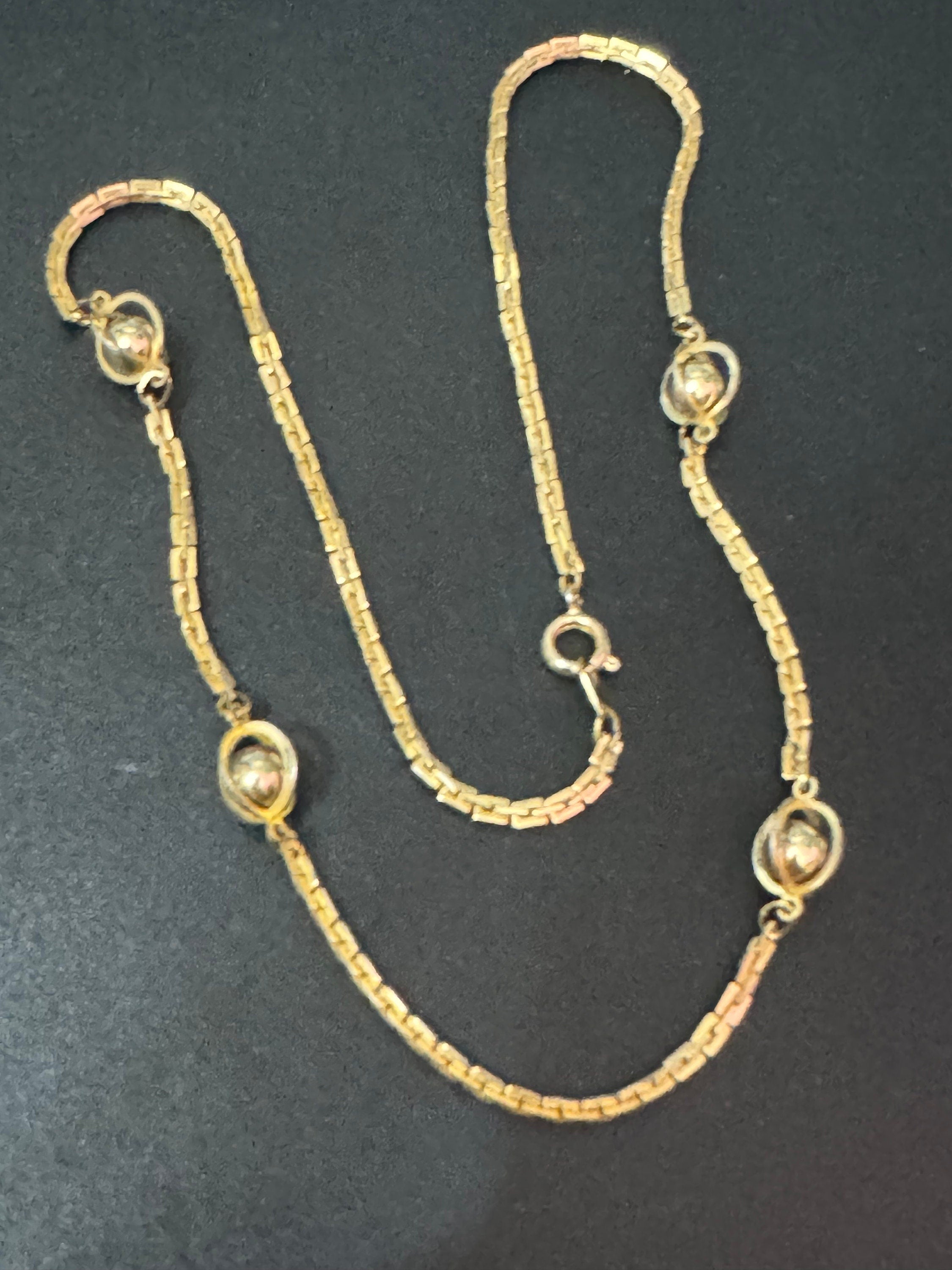 Vintage gold tone fancy link caged Ball plain necklace chain 47 cm long