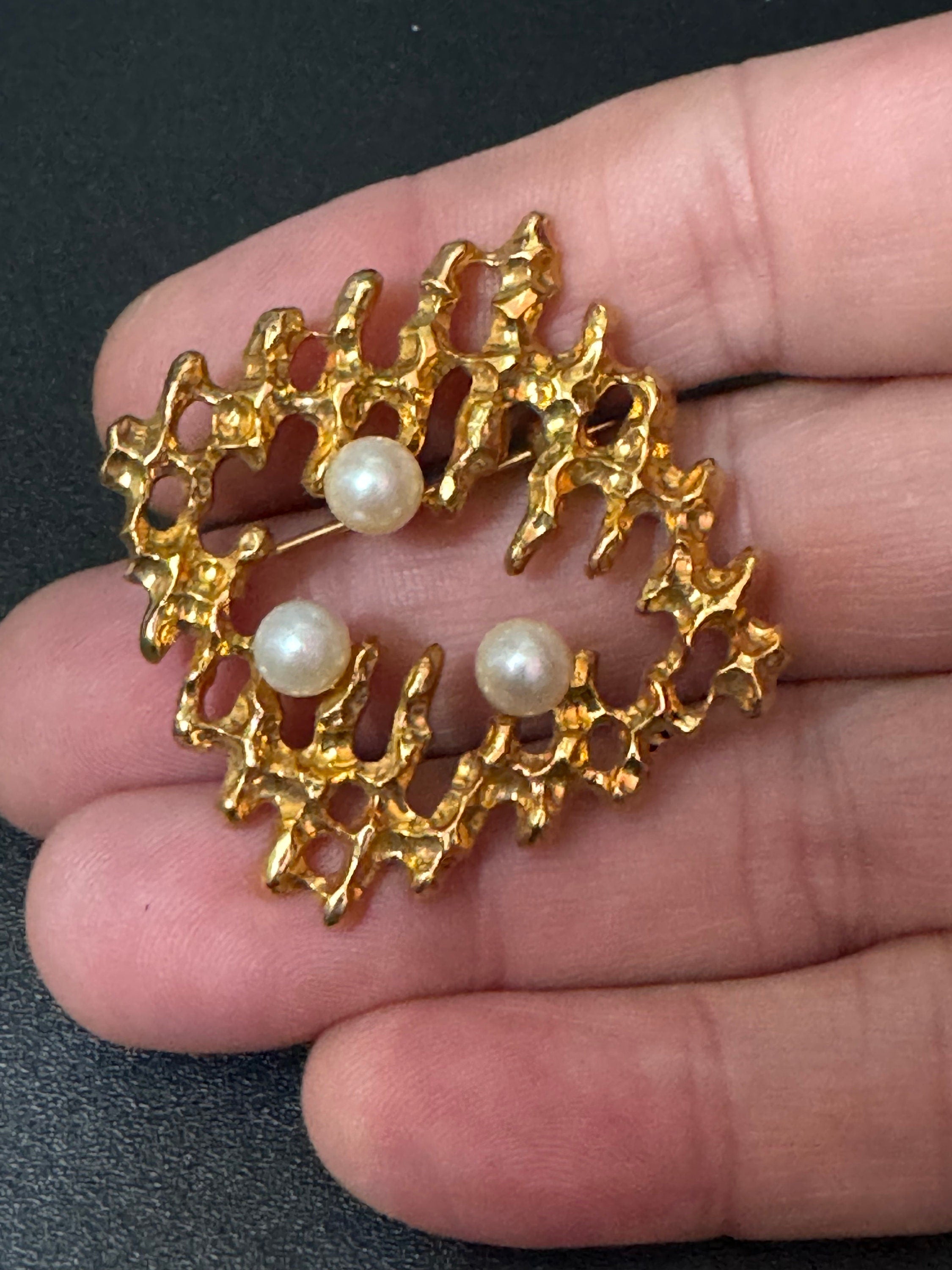 vintage modernist gold plated abstract faux pearl brooch brutalist