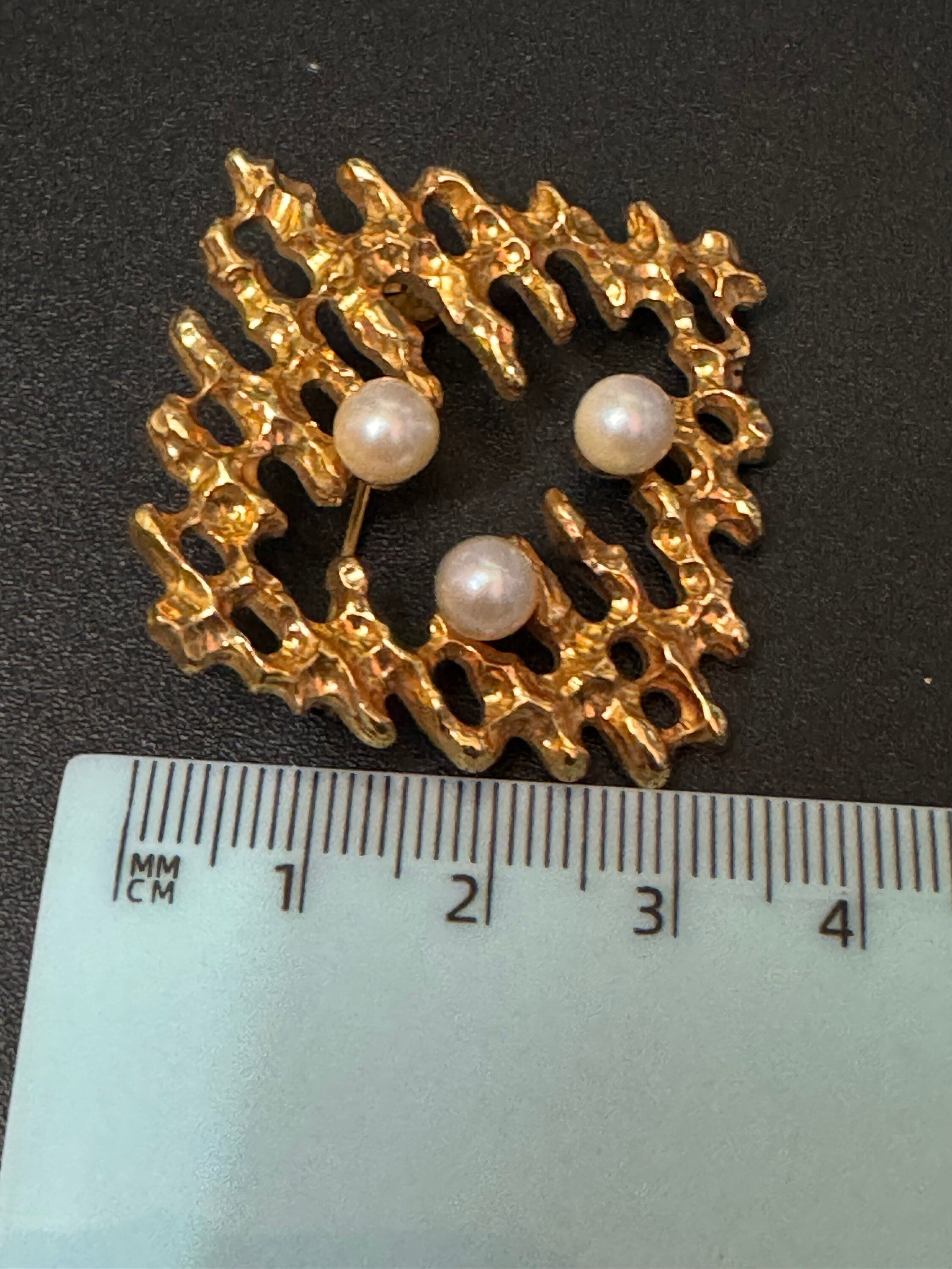 vintage modernist gold plated abstract faux pearl brooch brutalist