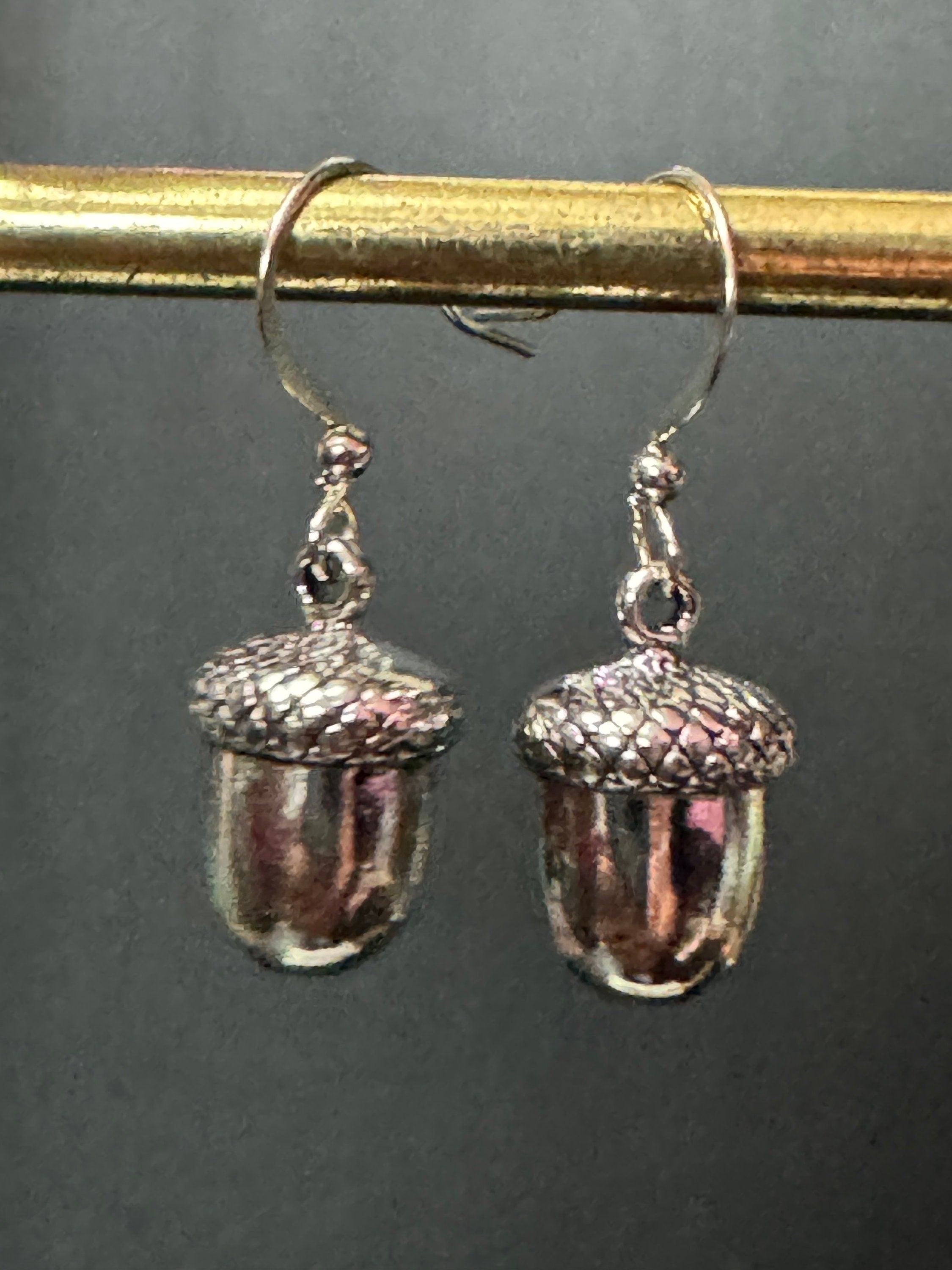 Nature inspired oak tree acorn drop pierced earrings pierced ears silver tone good weight