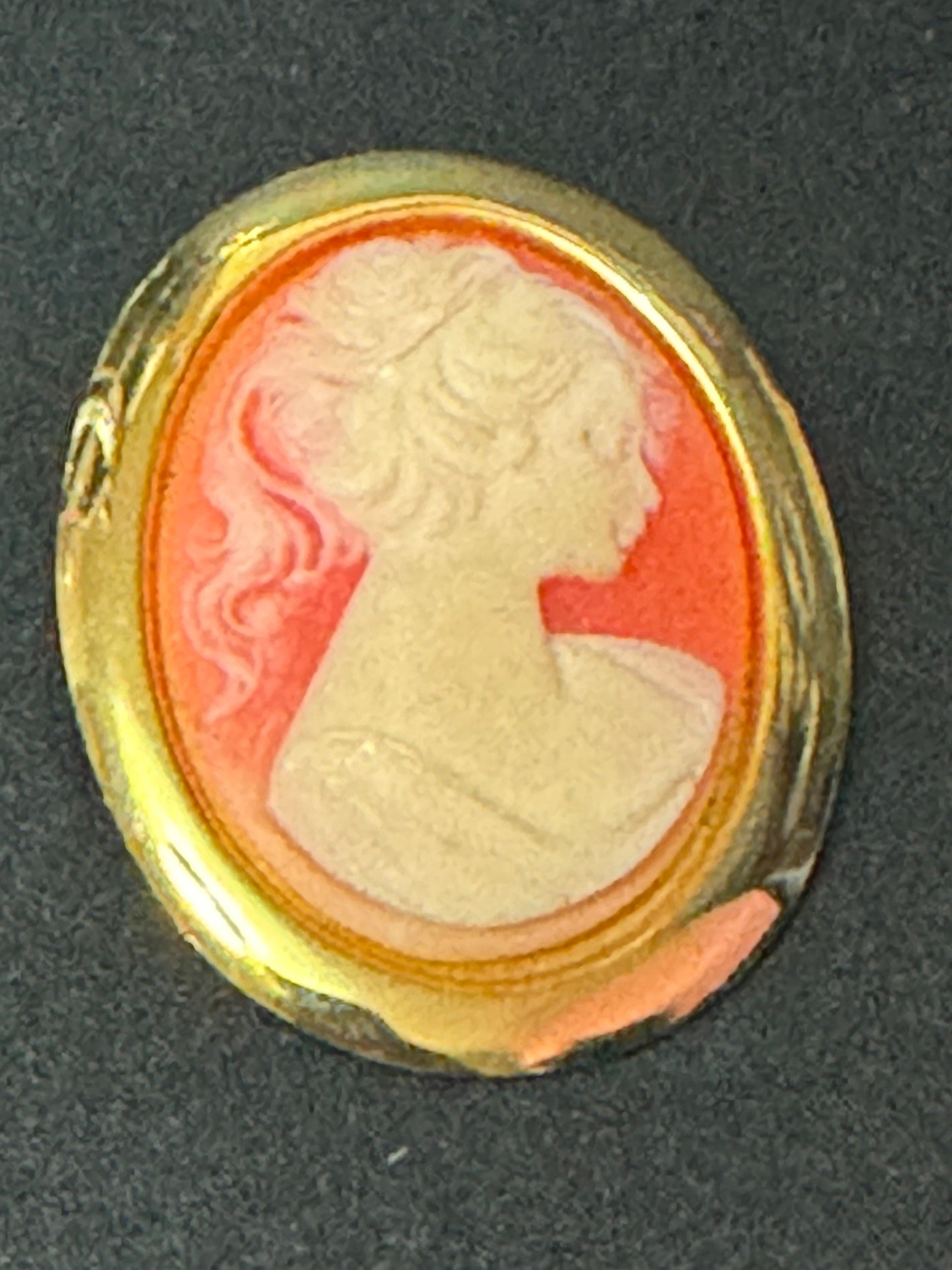 Vintage orange terracotta plastic Figural Cameo Lady gold Tone Scarf Ring Clip Holder 1960s 1970s