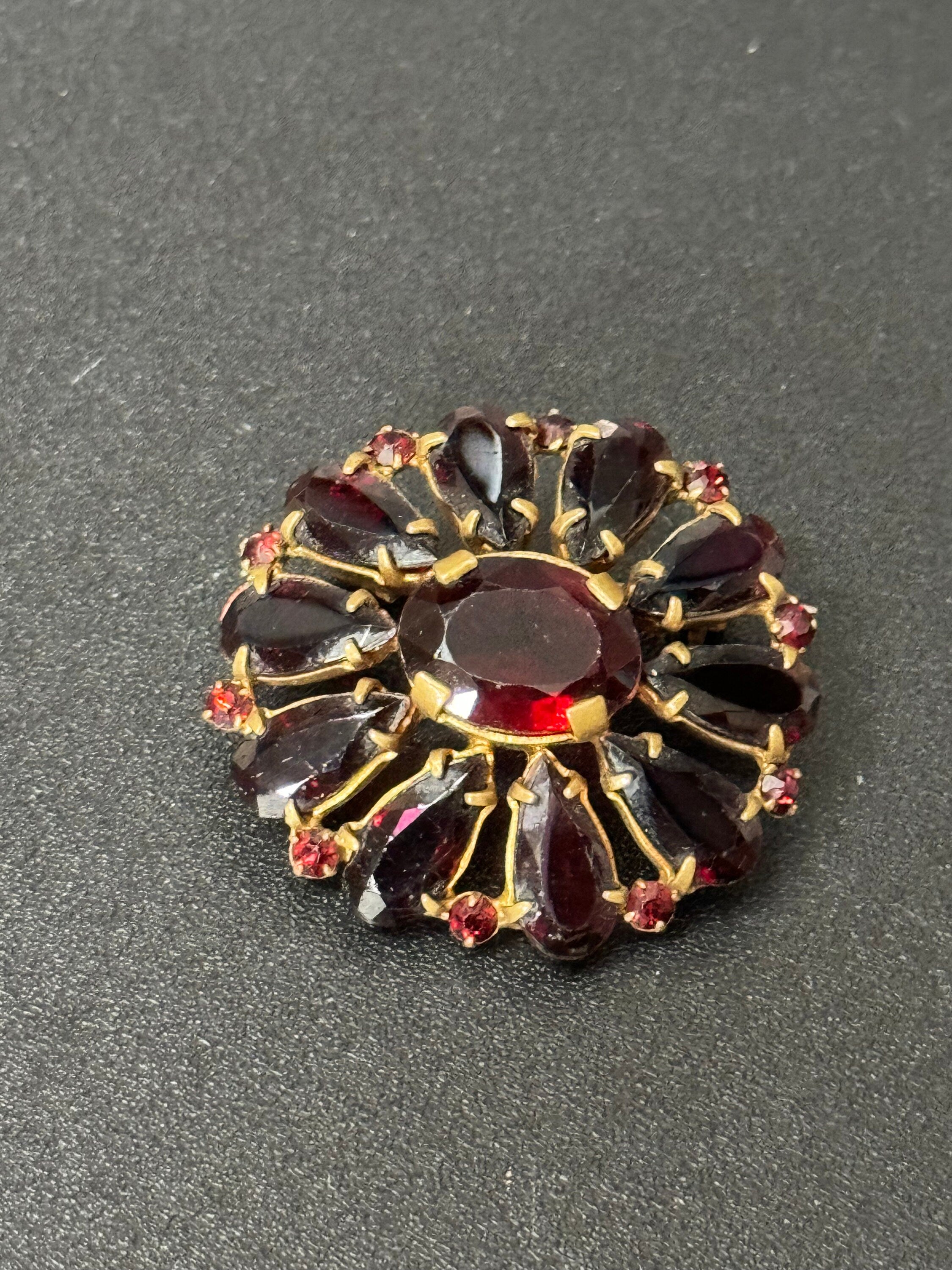 Garnet brooch