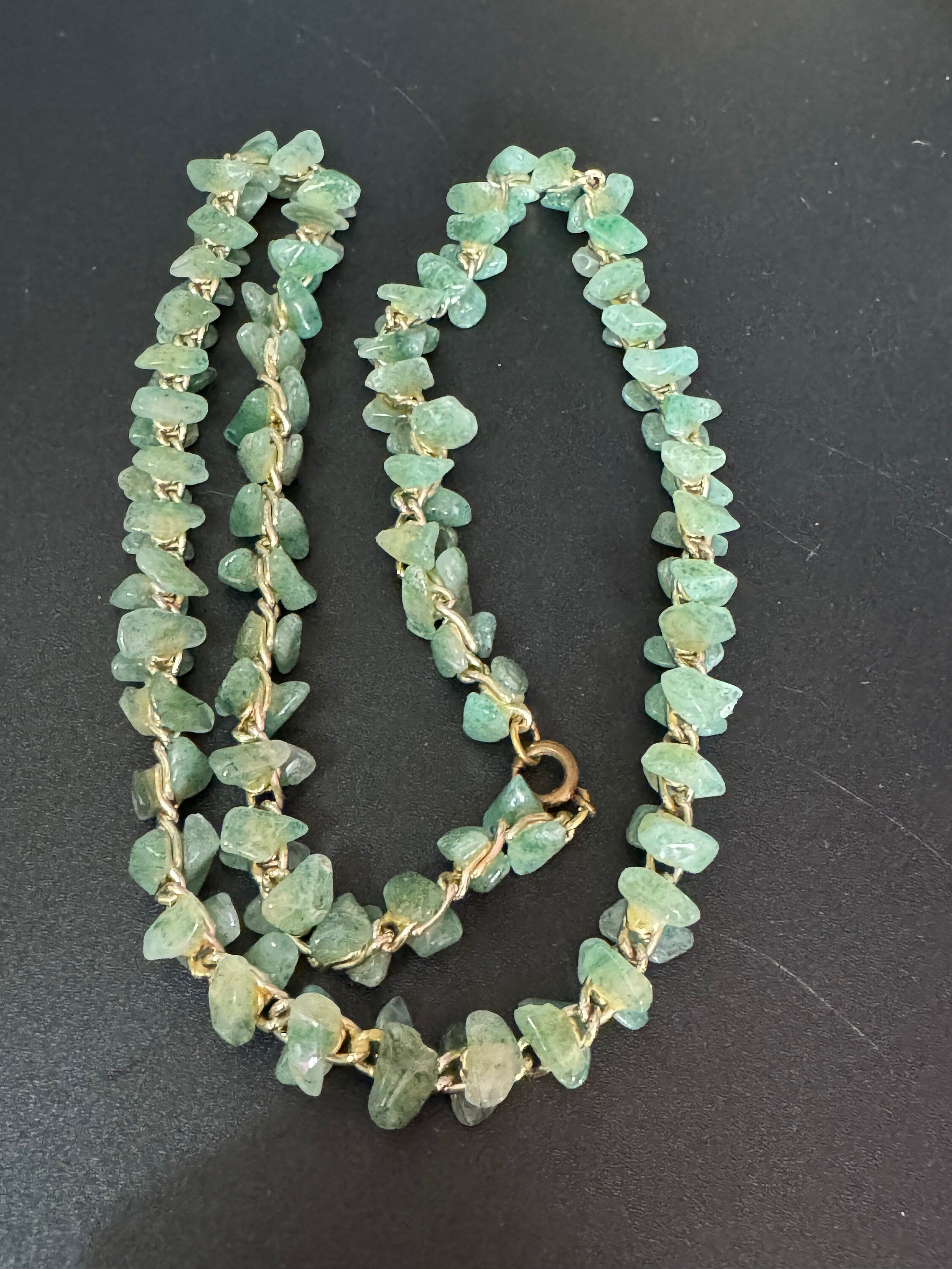 Vintage natural green gemstone beaded necklace gold tone Adventurine 65cm