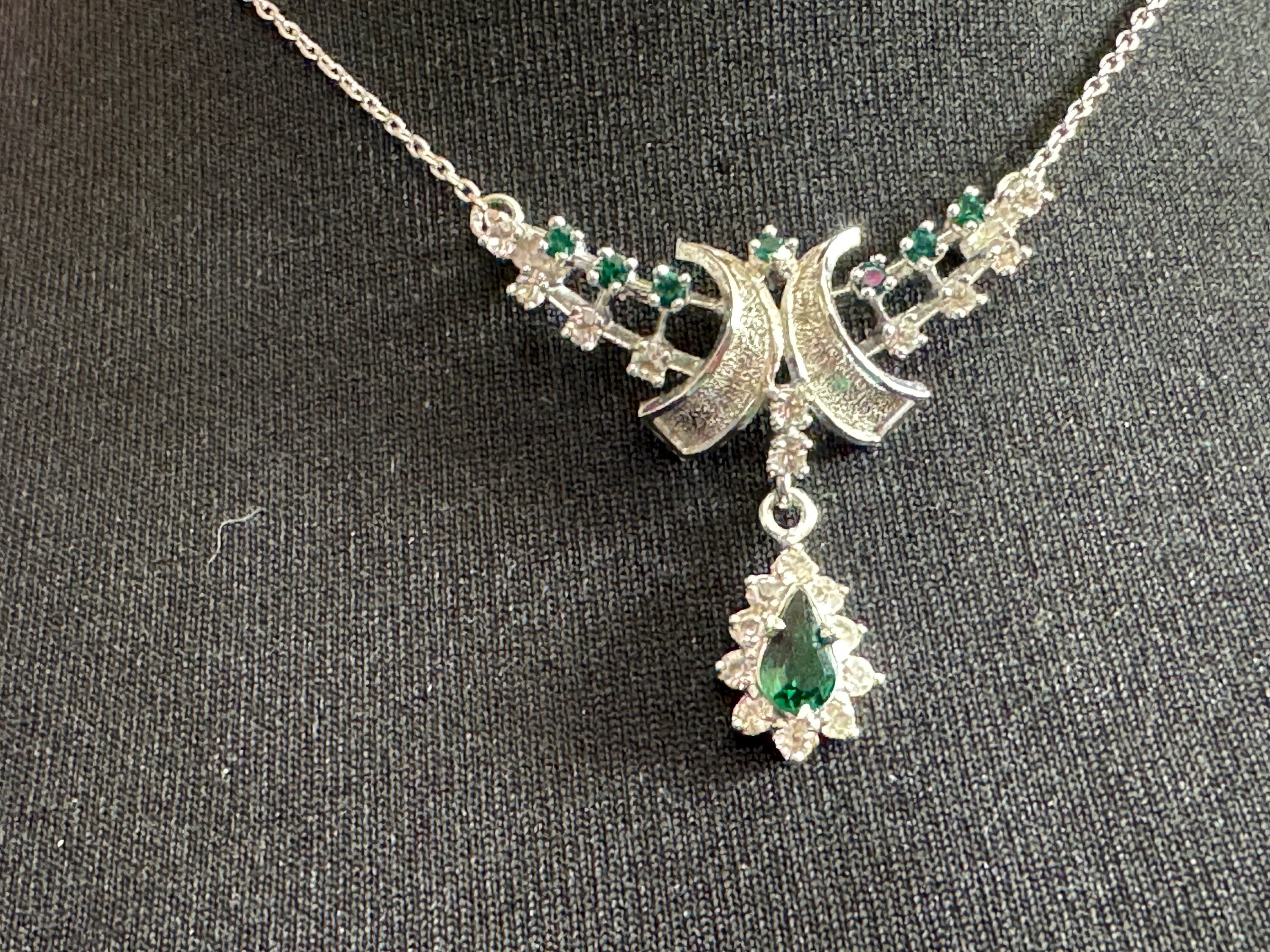 Vintage diamanté emerald green rhinestone crystal silver tone party cocktail necklace 44cm