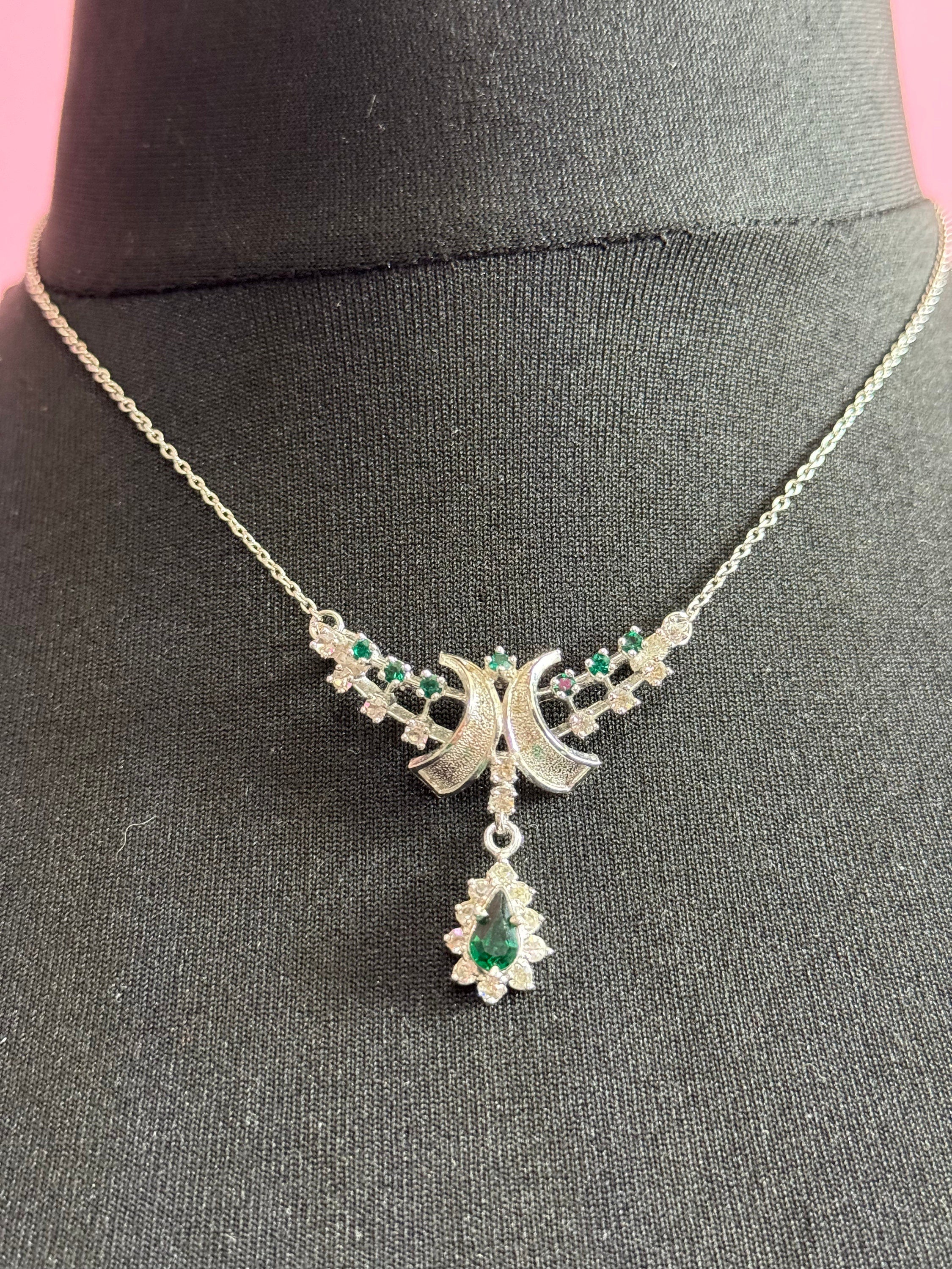 Vintage diamanté emerald green rhinestone crystal silver tone party cocktail necklace 44cm