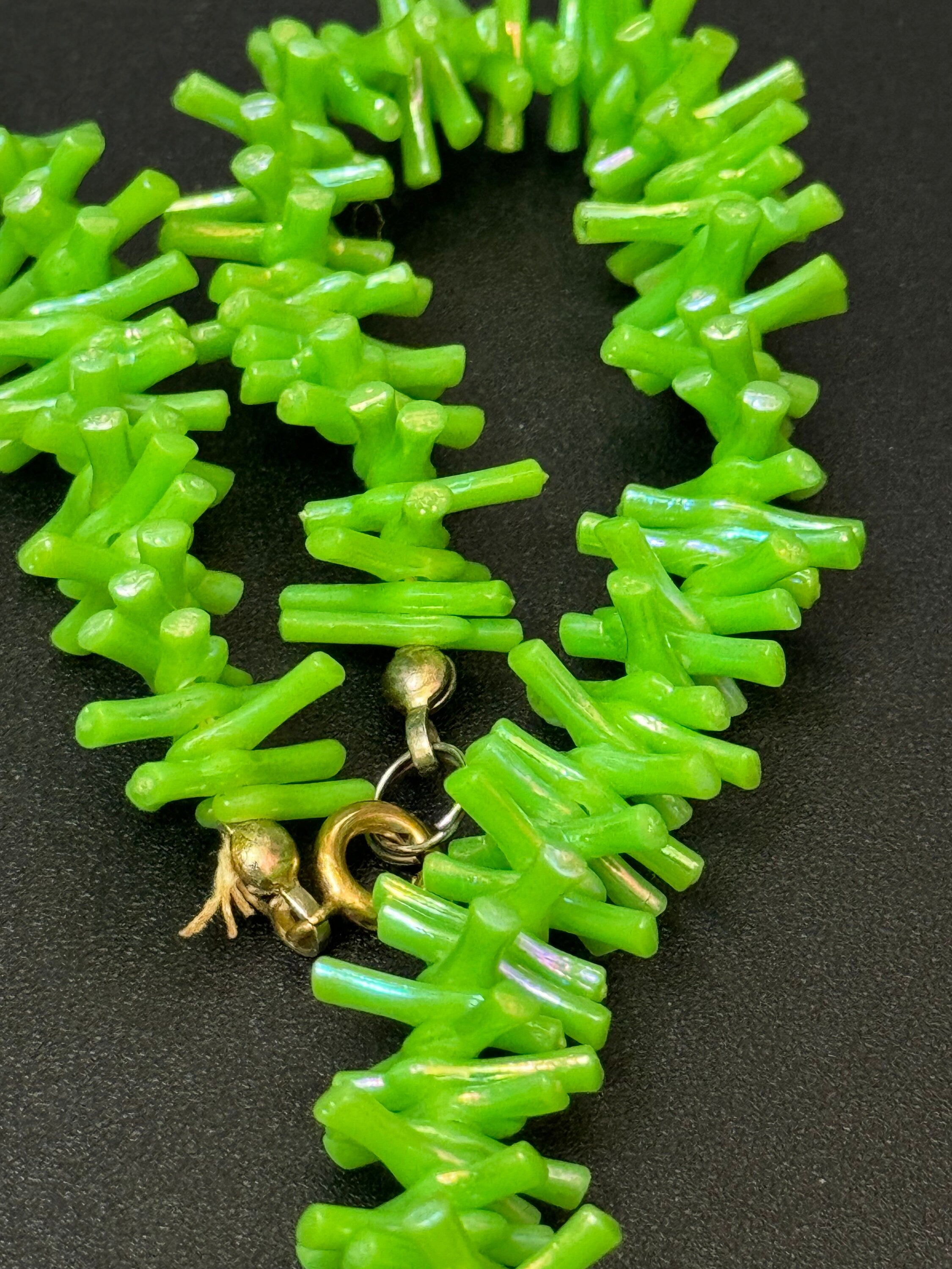 Vintage Stick Branch bright lime green faux Coral plastic choker necklace 40cm