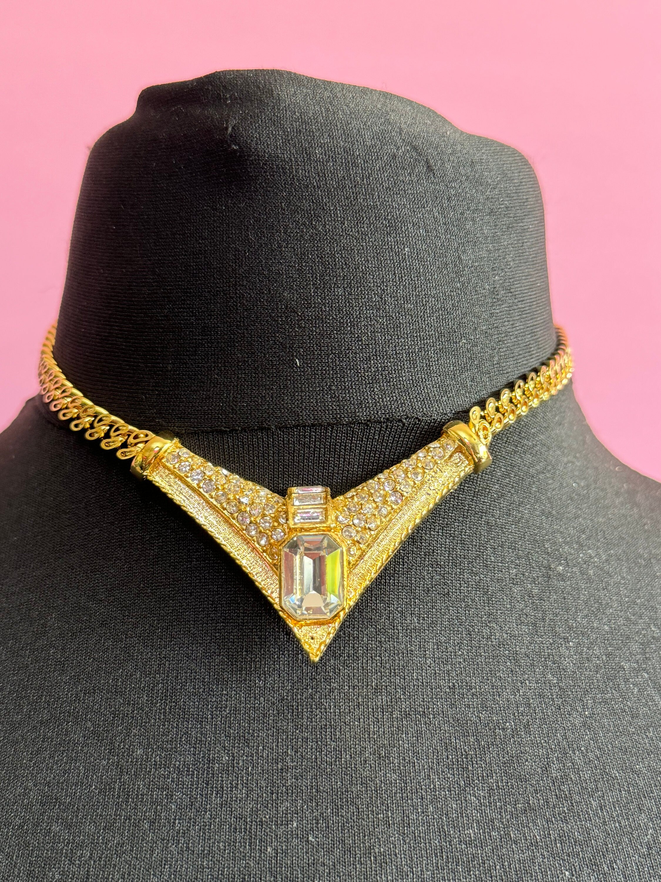 Vintage clear diamanté Swarovski crystal set rhinestone gold tone chain link pendant choker necklace old shop stock