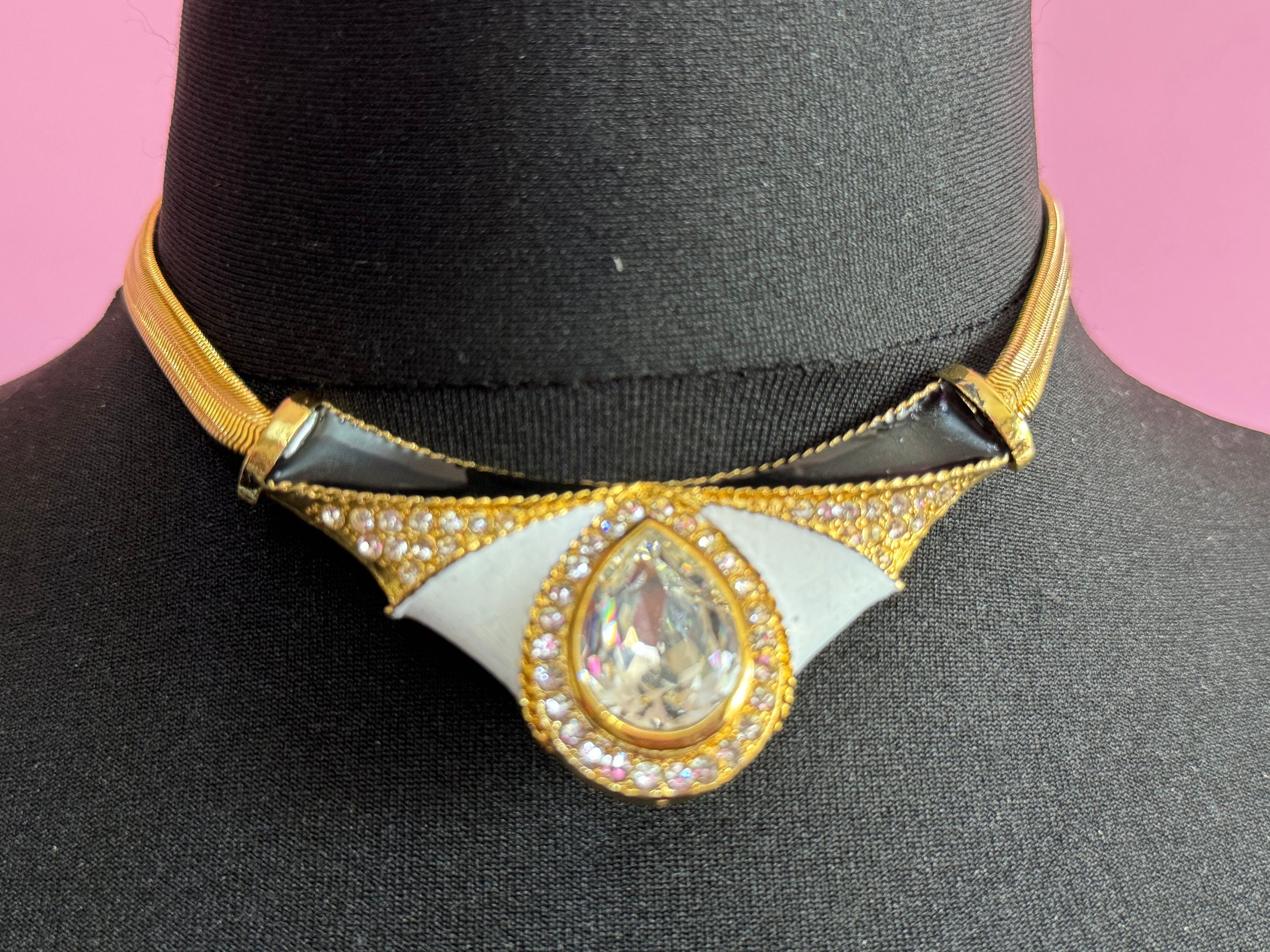 Vintage clear diamanté crystal set rhinestone gold tone black and white enamel flat chain link pendant choker necklace