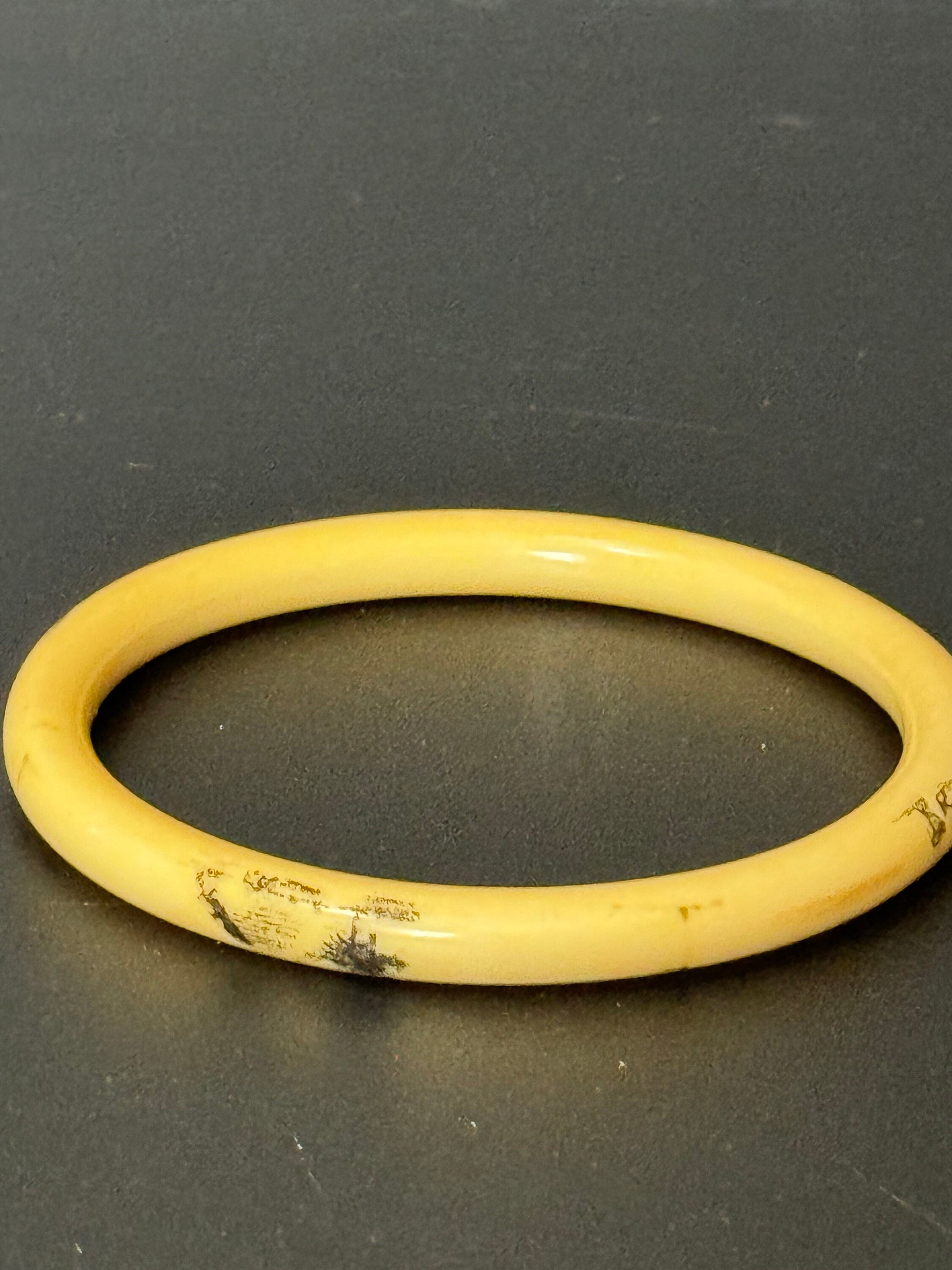 Antique Vintage Art Deco Period Cream Early Plastic Celluloid bangle bracelet