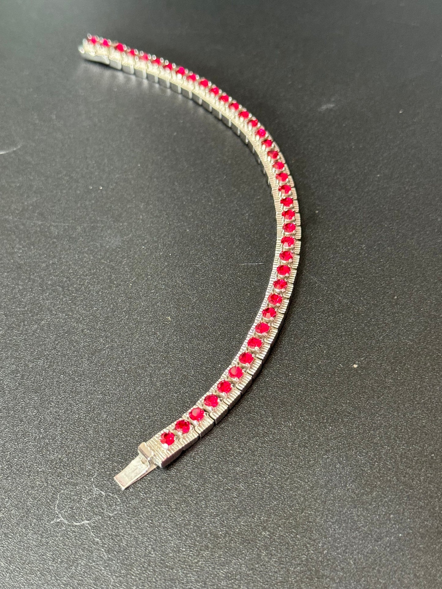 Vintage silver tone slim ruby red glass diamanté set cocktail tennis bracelet 18cm x 6mm