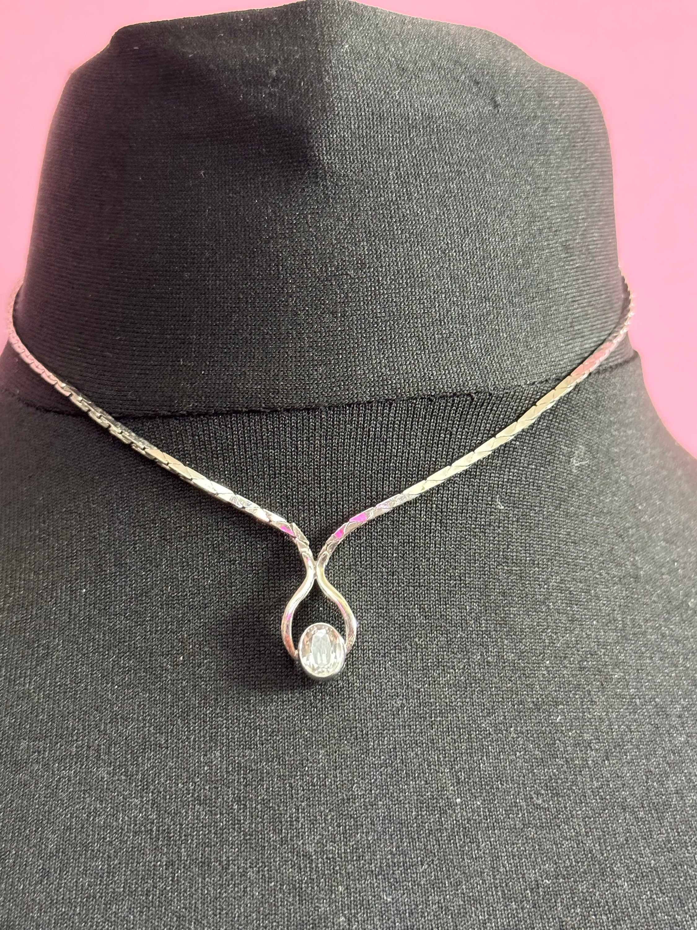 Vintage 1970s 800 grade continental silver clear Open back rivière oval diamanté pendant necklace 8 grams 40cm