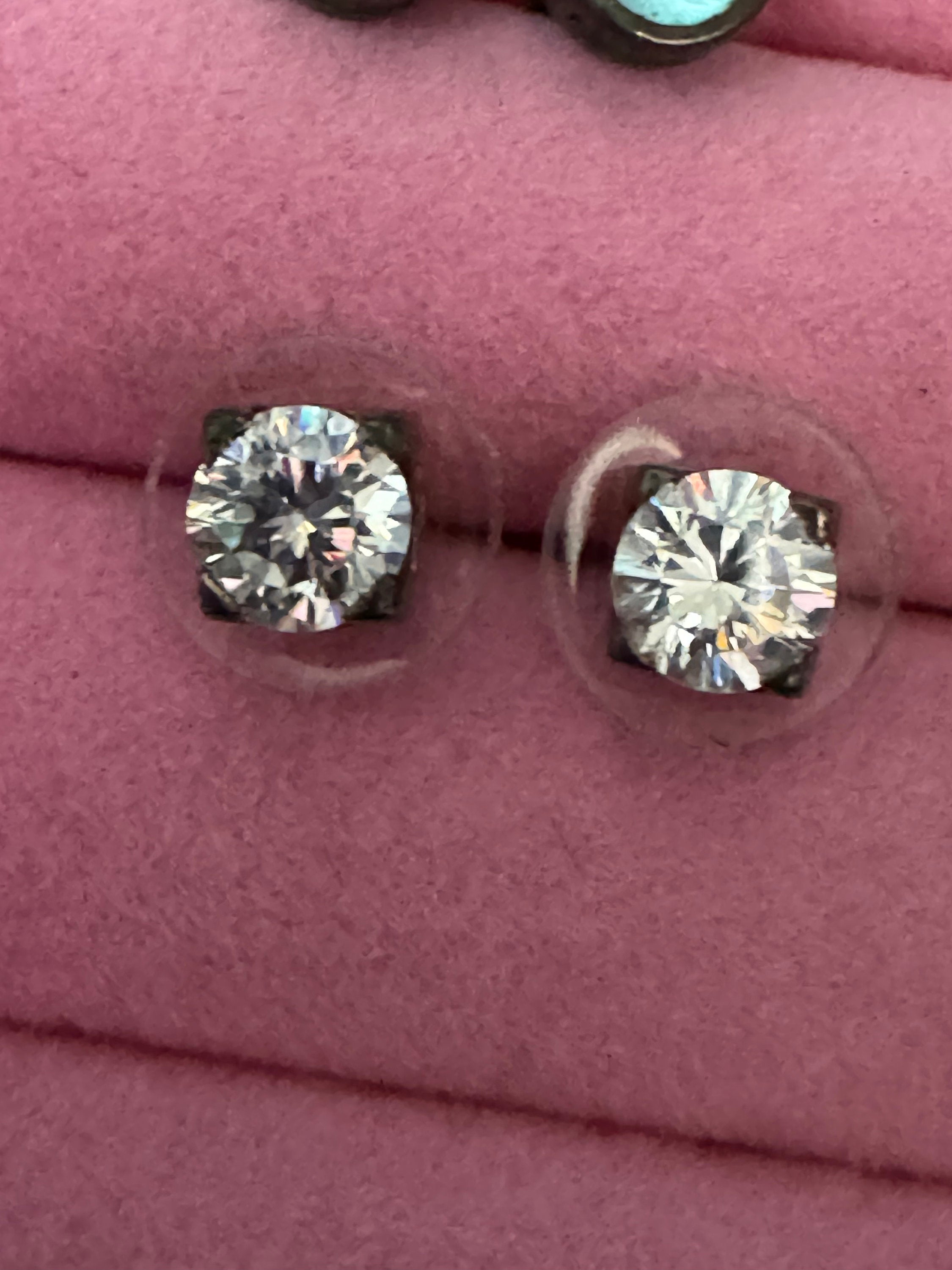 Small 925 diamanté stud earrings