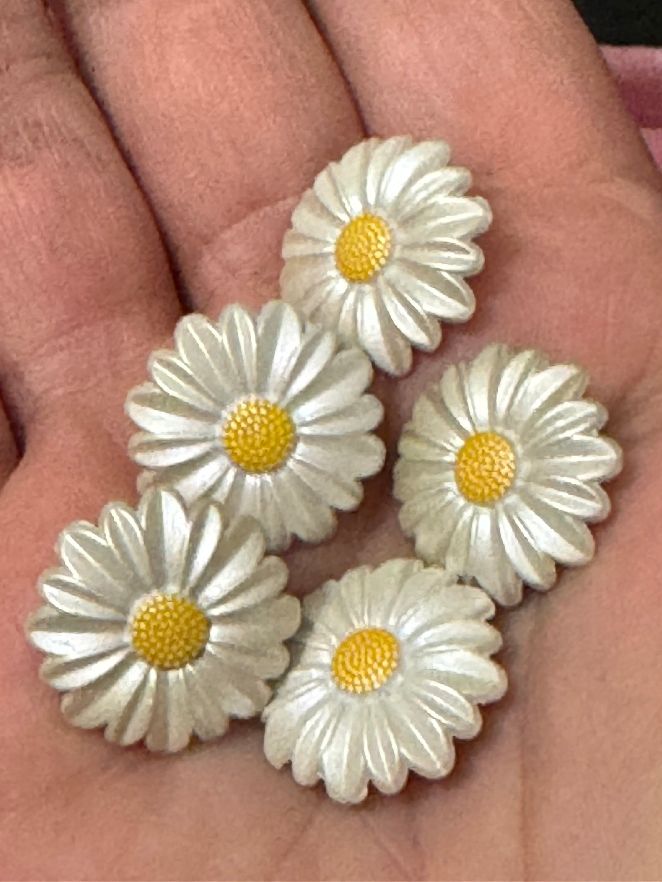 Pack 5 20mm white pearl used enamel cute white yellow daisy flower Matt silver tone buttons ideal blazer cardigan metal including shank